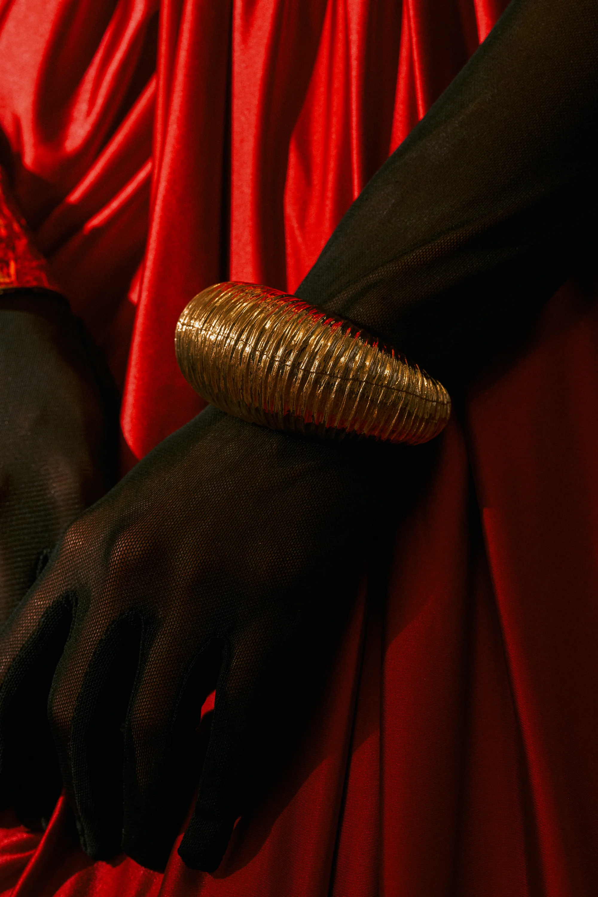 LOUDER NOW OVERSIZED BANGLE IN GOLD - Akira Store