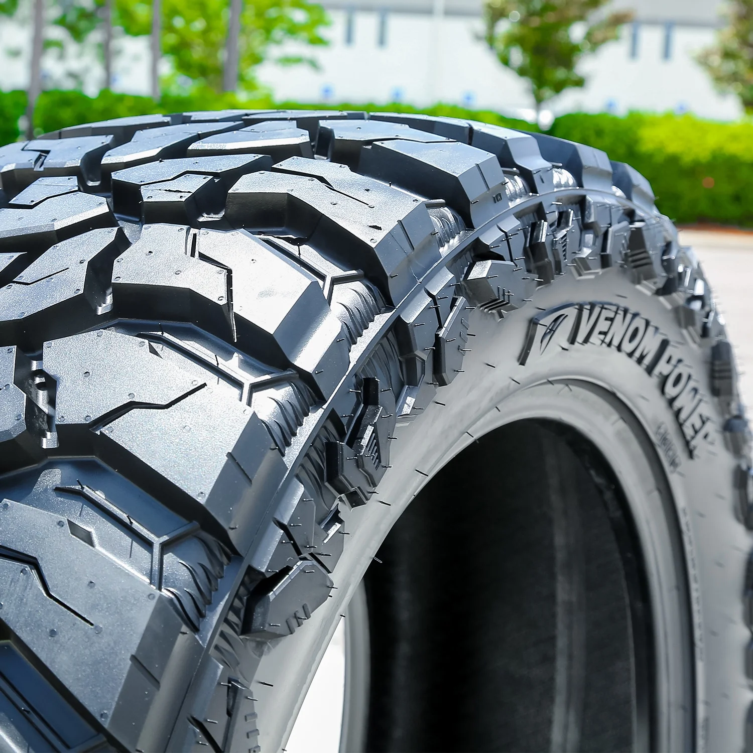 Venom Power Swampthing M/T Xtreme Dirt 265/75R16 123/120Q E 10 Ply Mud Light Truck Tire