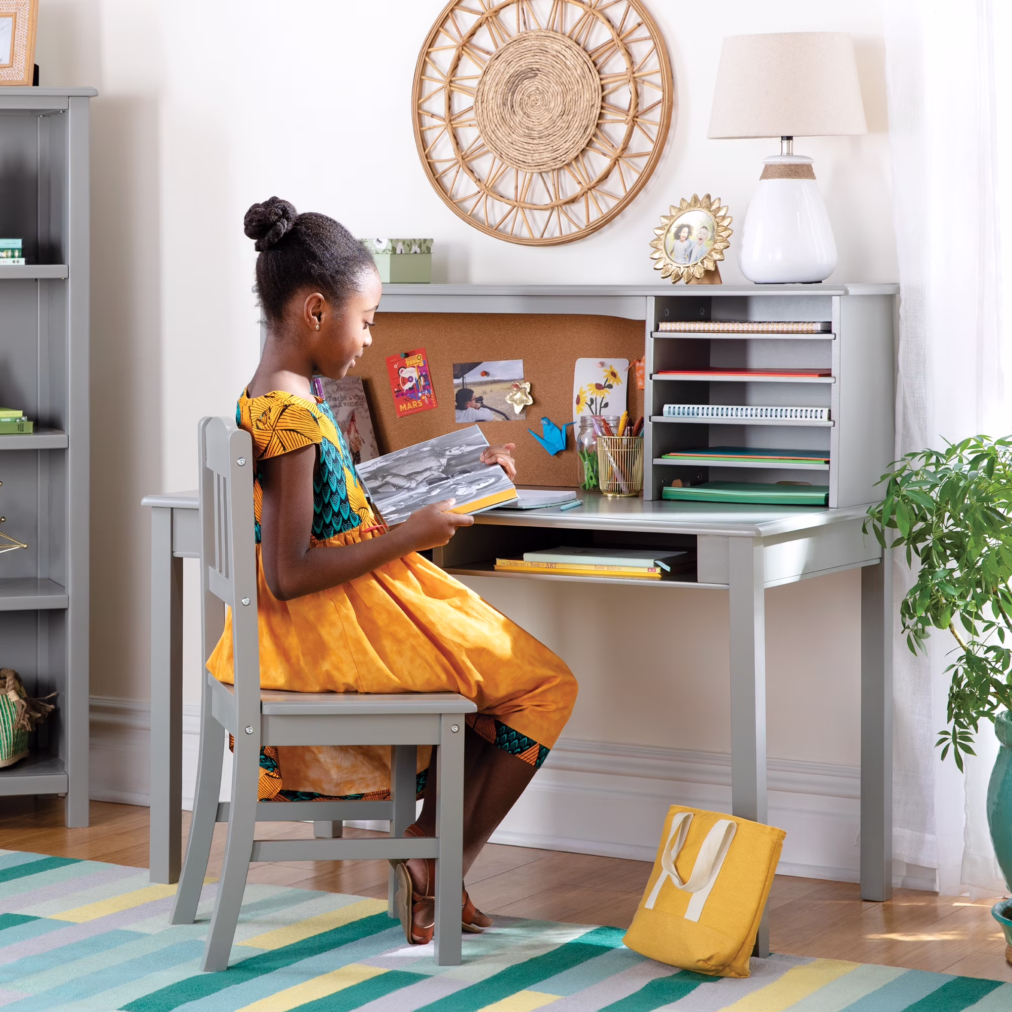 Kids Media Desk and Chair Set Gray: Kids Desk and Chair Set, Study Table for Kids with Hutch and Shelf, Wood Bedroom Furniture Set(Gray)