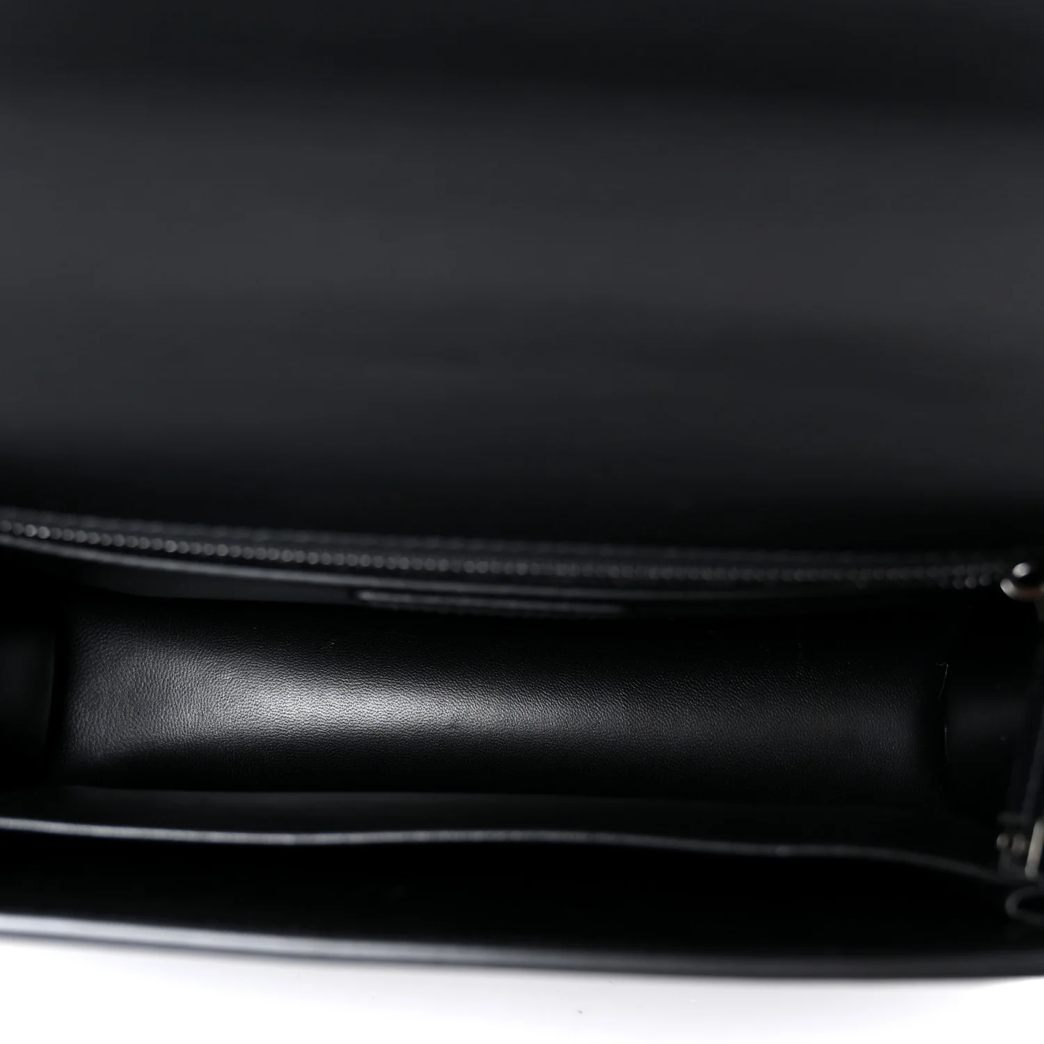 Box Calfskin 30 Montaigne Flap Bag Black