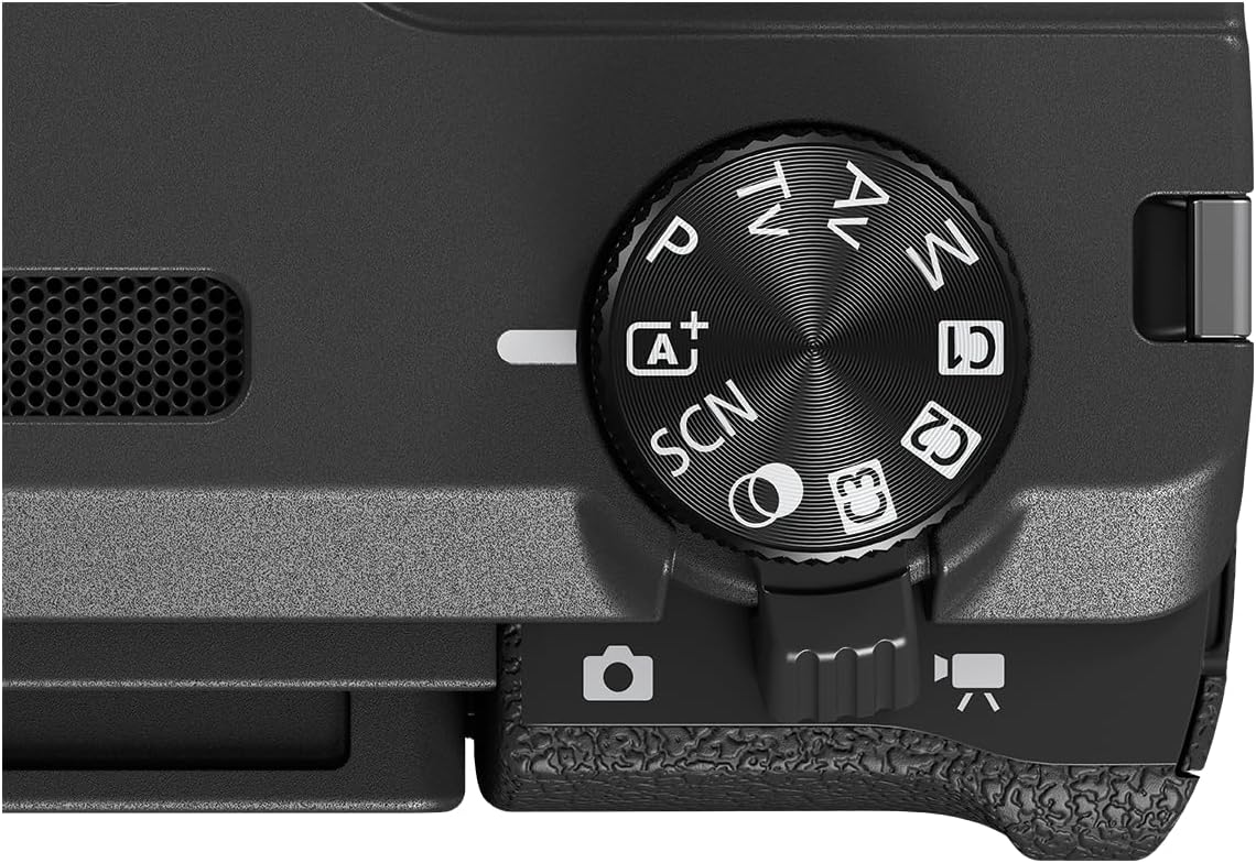 Canon PowerShot V1  Hybrid Camera  Built-in Ultra-Wide-Angle Zoom Lens  4K Video  Vlogging  Live Streaming  Content Creation  Compact Design