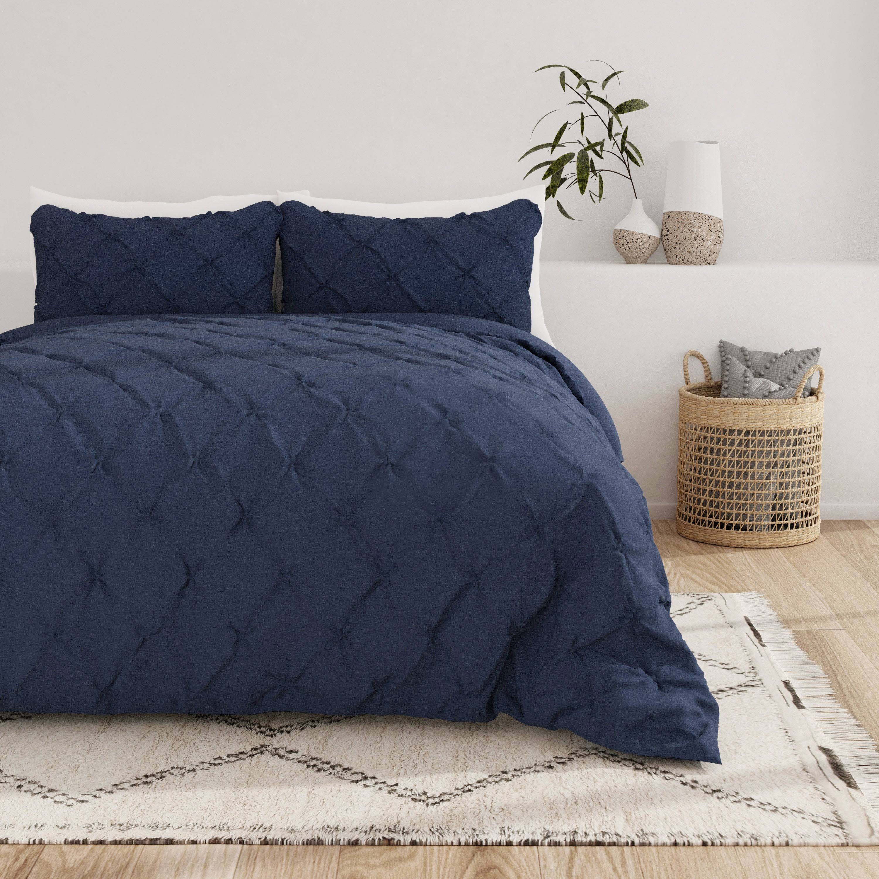 Home Collection Premium Ultra Soft 3 Piece Pinch Pleat Duvet Cover Set, Full/Queen - Navy