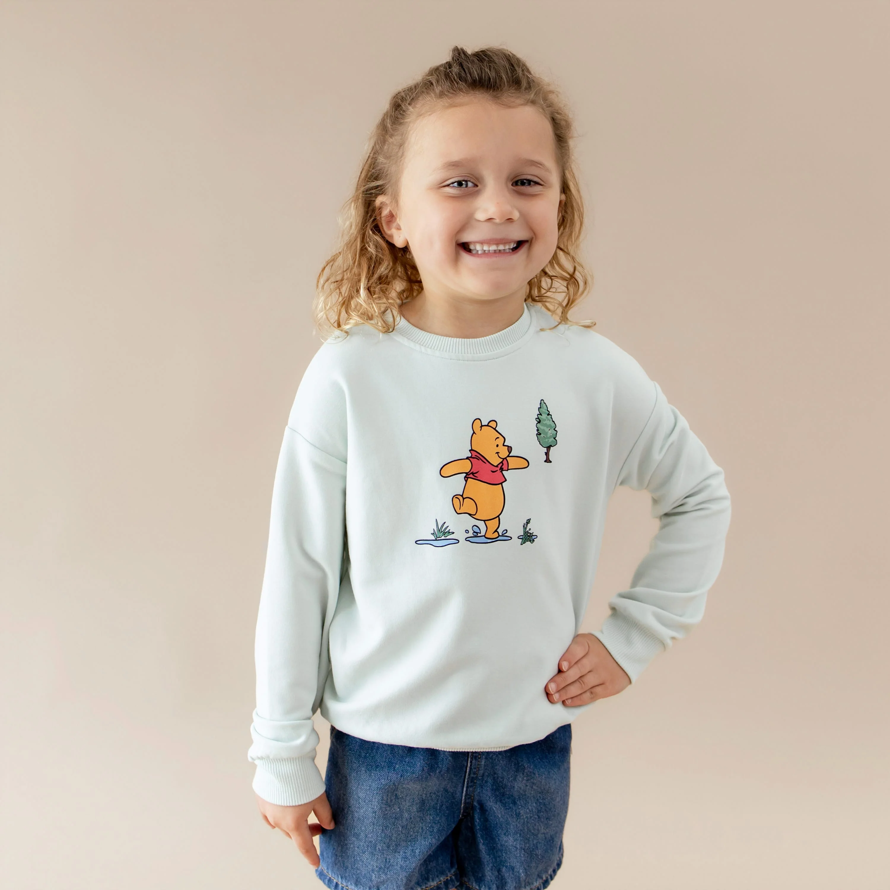 Sweatshirt in Winnie the Pooh on Dew