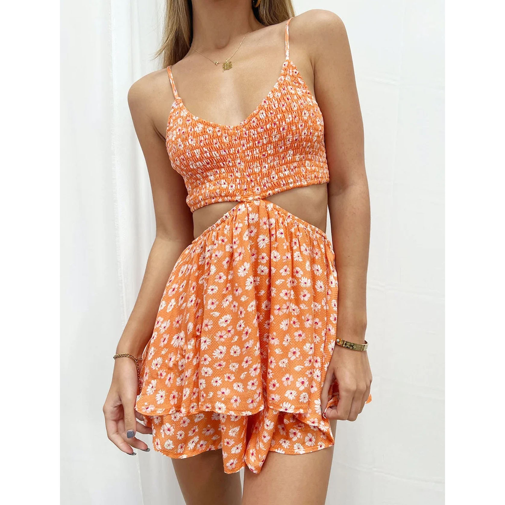 Robe mini-nuisette à découpes orange doux