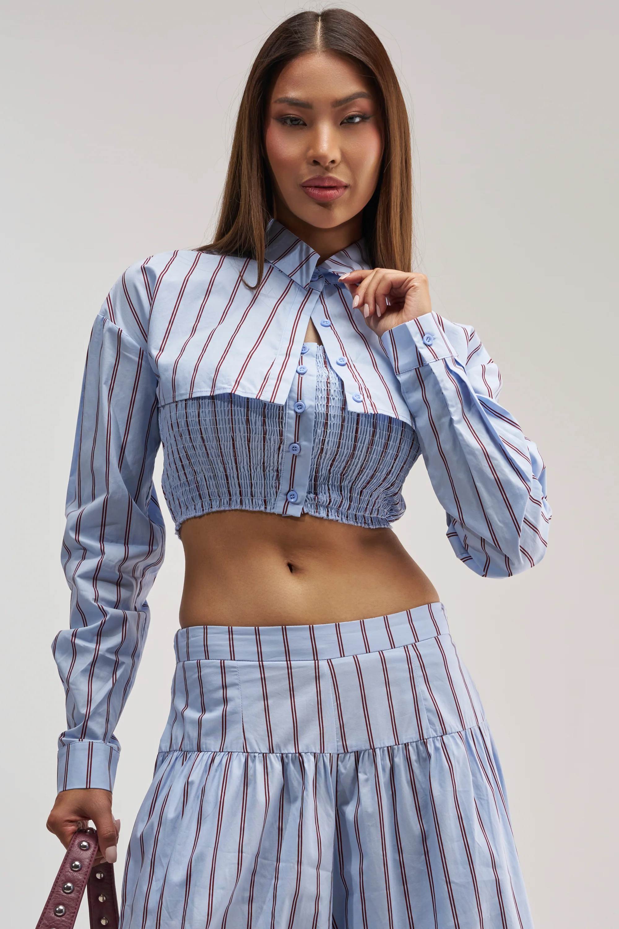 BUSINESS ONLY BUTTON DOWN IN LIGHT BLUE - Akira Store