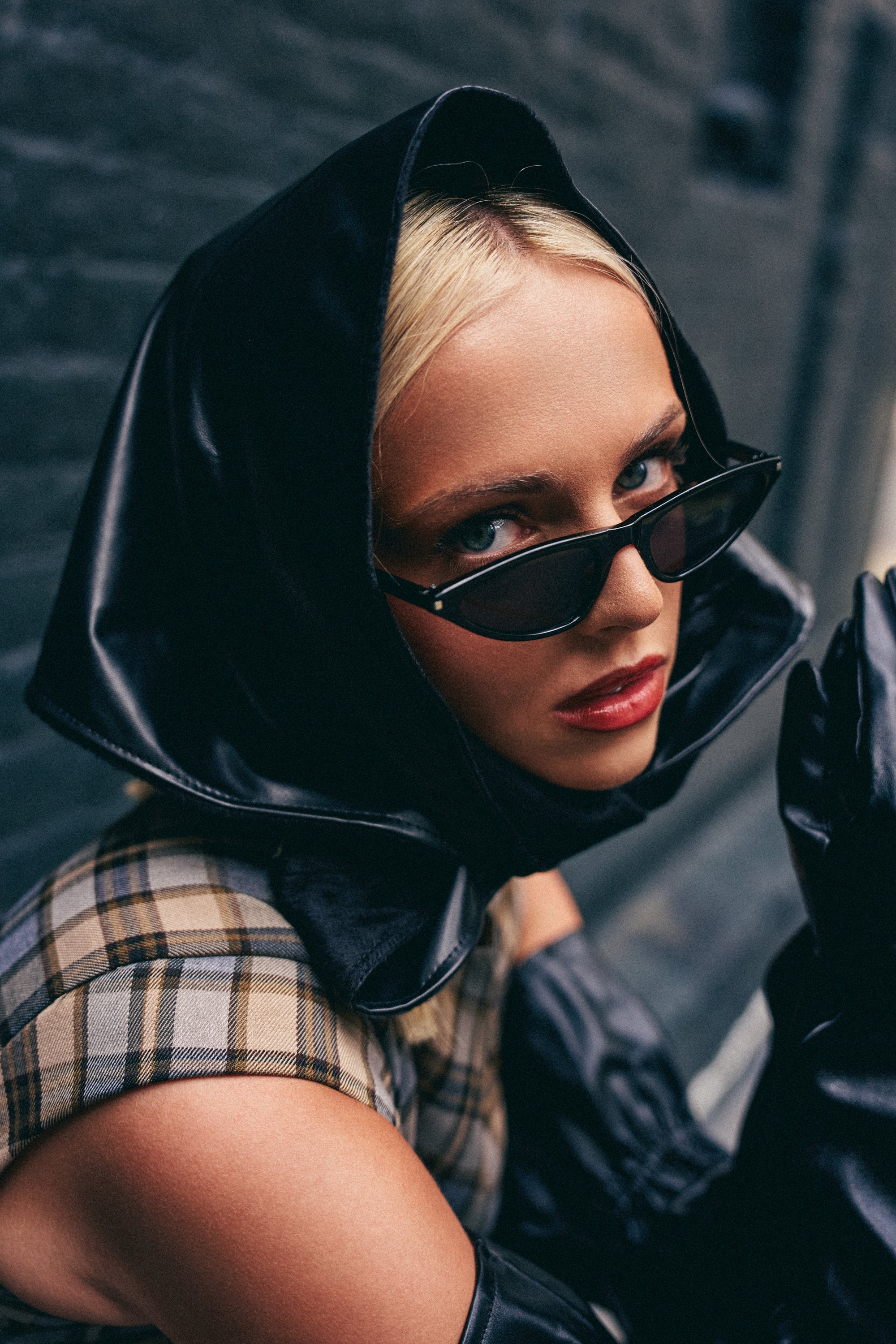 RUNWAY READY SUNGLASSES - Akira Store