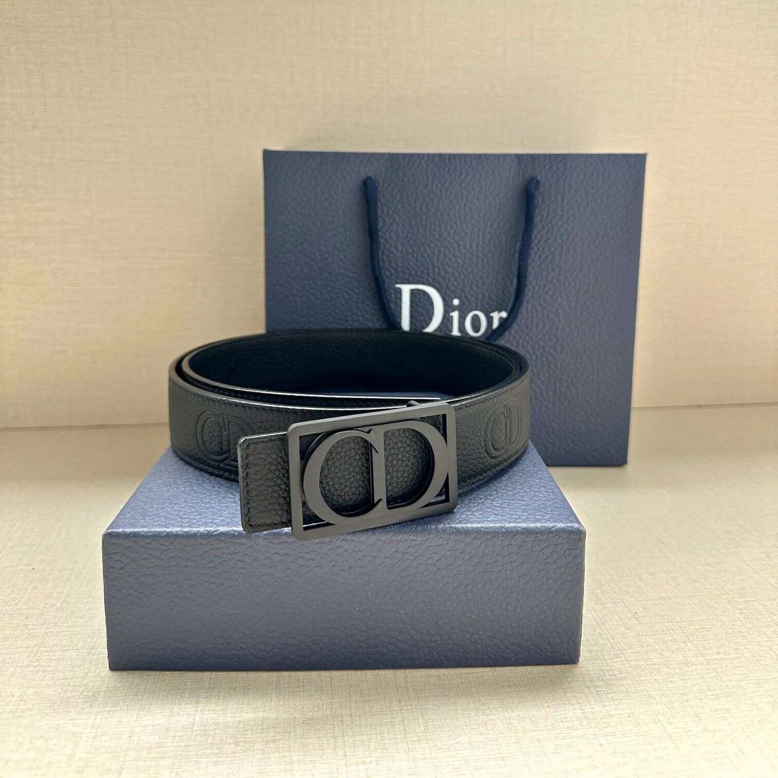 【 Dior 専門店】ご好評に付き再入荷！！