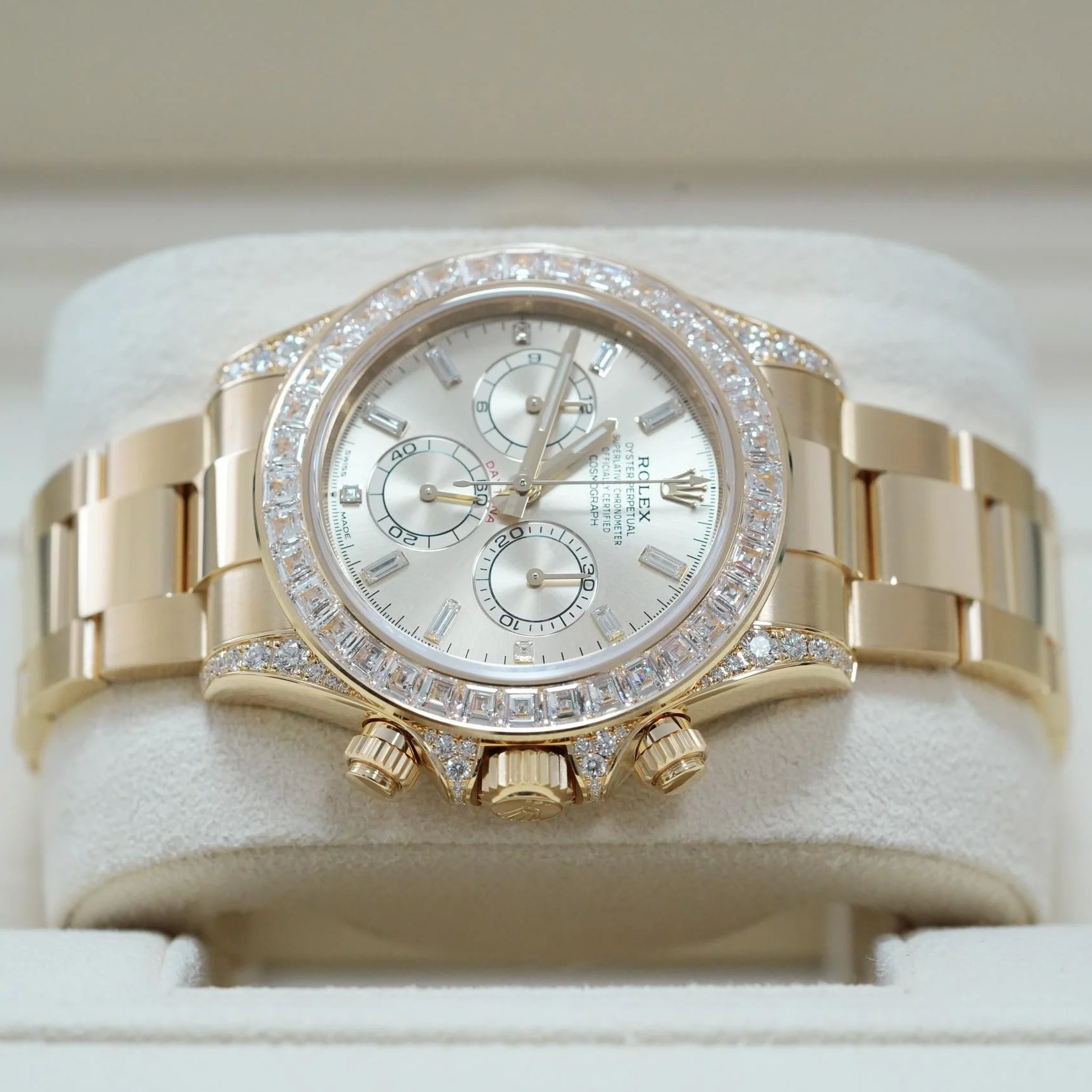 [Super Clone]Rolex Cosmograph Daytona 40mm Yellow Gold Diamond Baguette Champagne Dial Diamond Bezel - 126598TBR