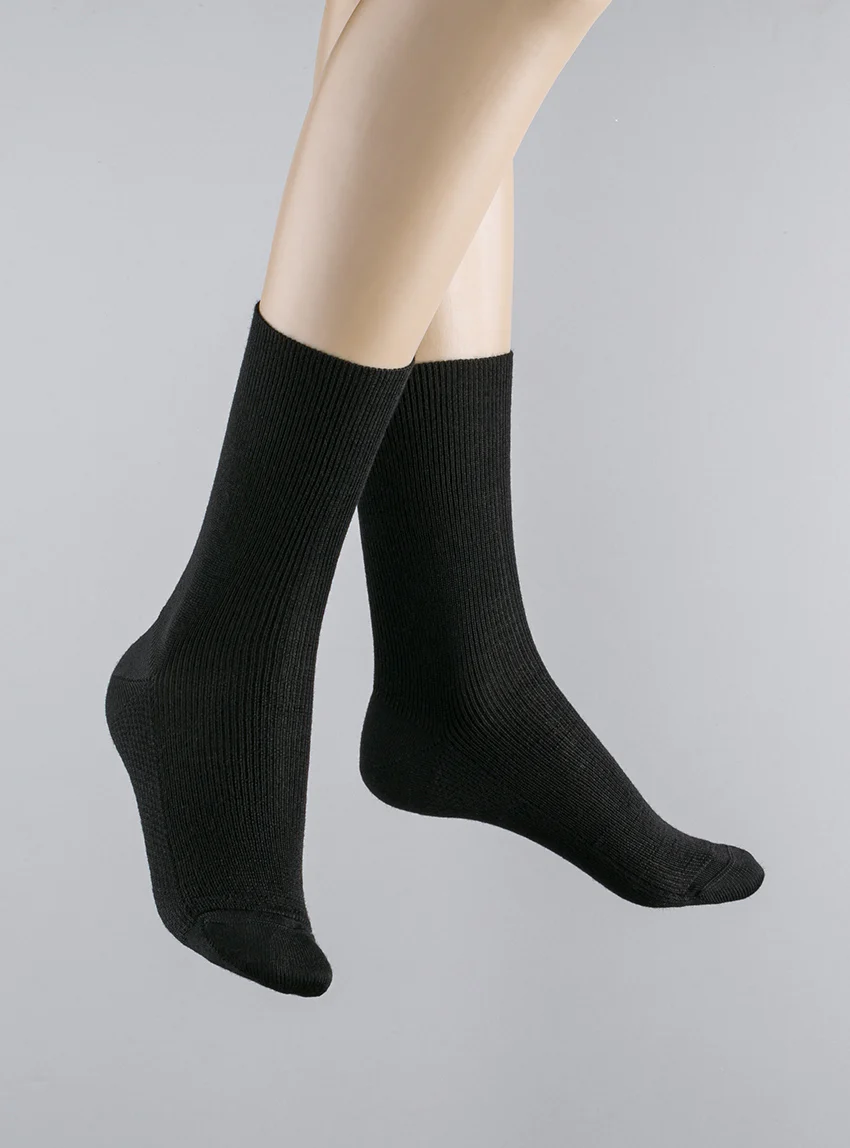 Mi-chaussettes mixte en laine sans élastique noires
