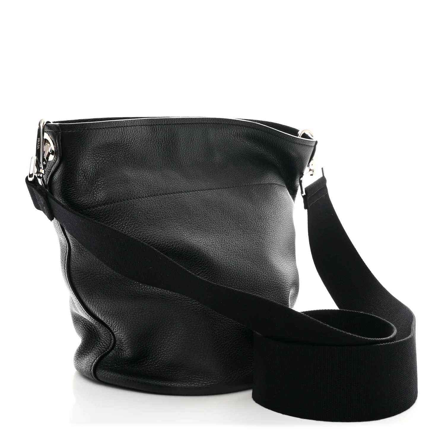 Vitello Daino Bucket Bag Black