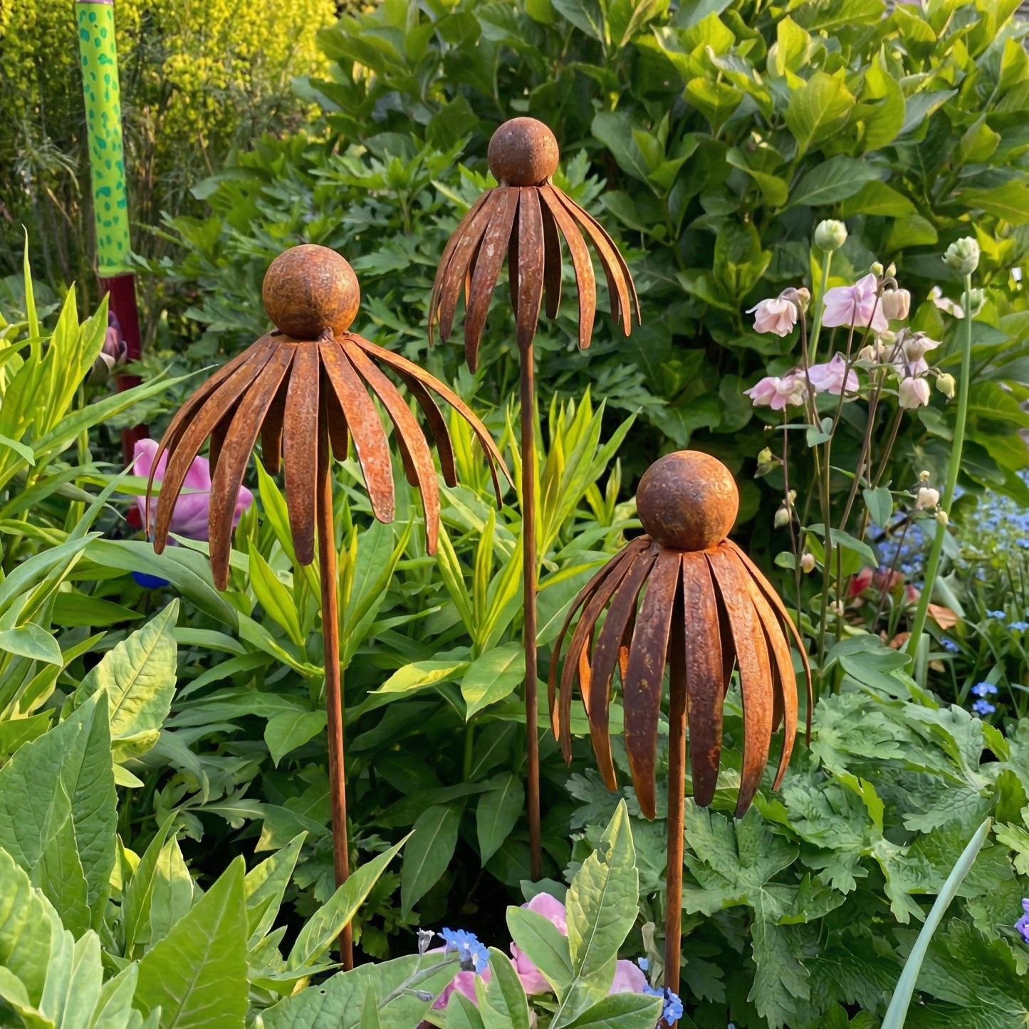 Rustic Brown Iron Garden Stakes - 3PCS
