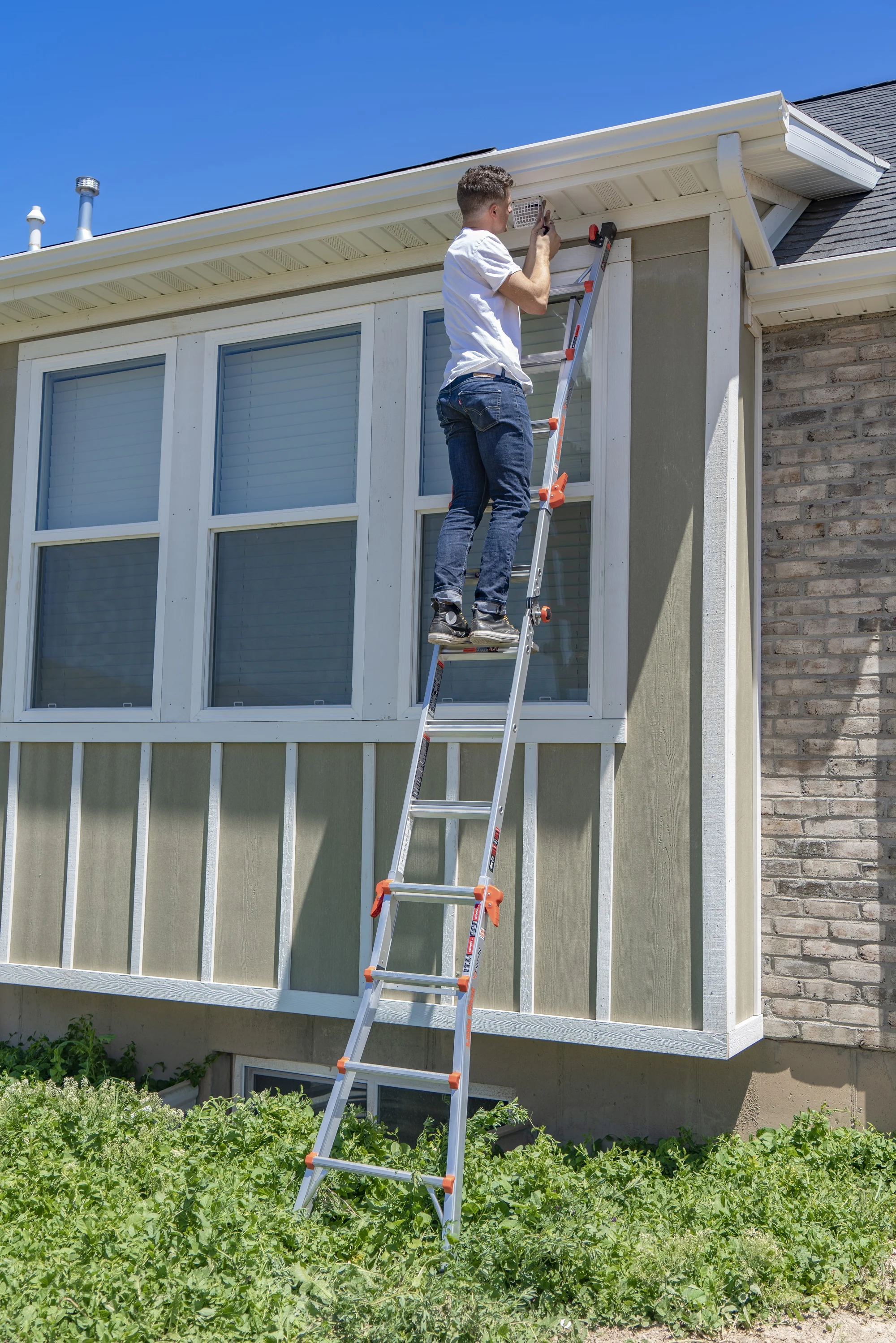 LT M17 Aluminum Multi-Use Ladder with Wheels, Type 1A 300 lbs. Rated(17) - Image 2