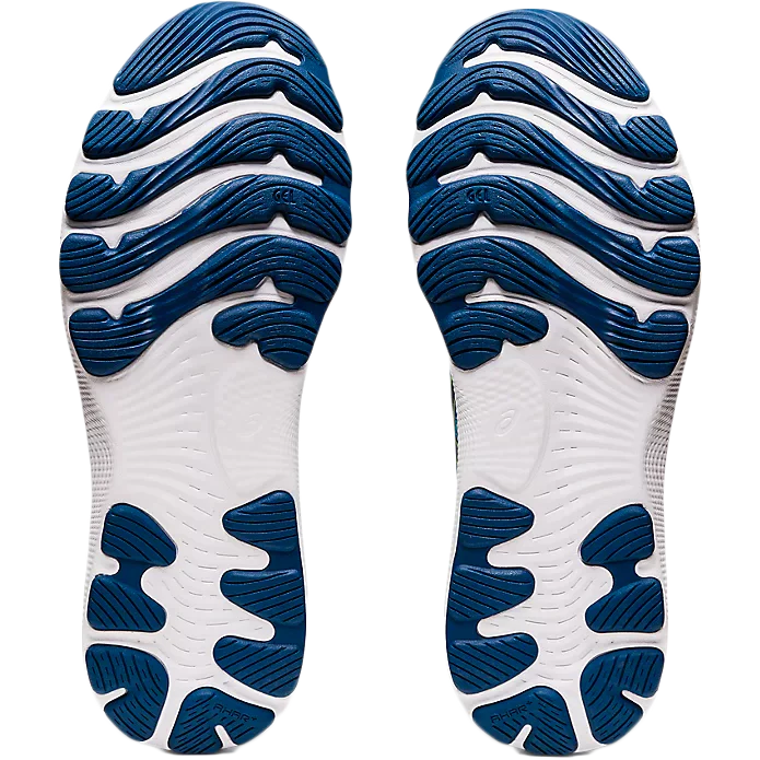 Men's Nimbus 24