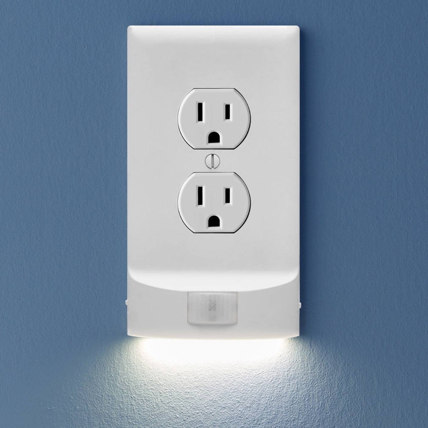 SnapPower - MotionLight Duplex Outlet Wall Plate - White