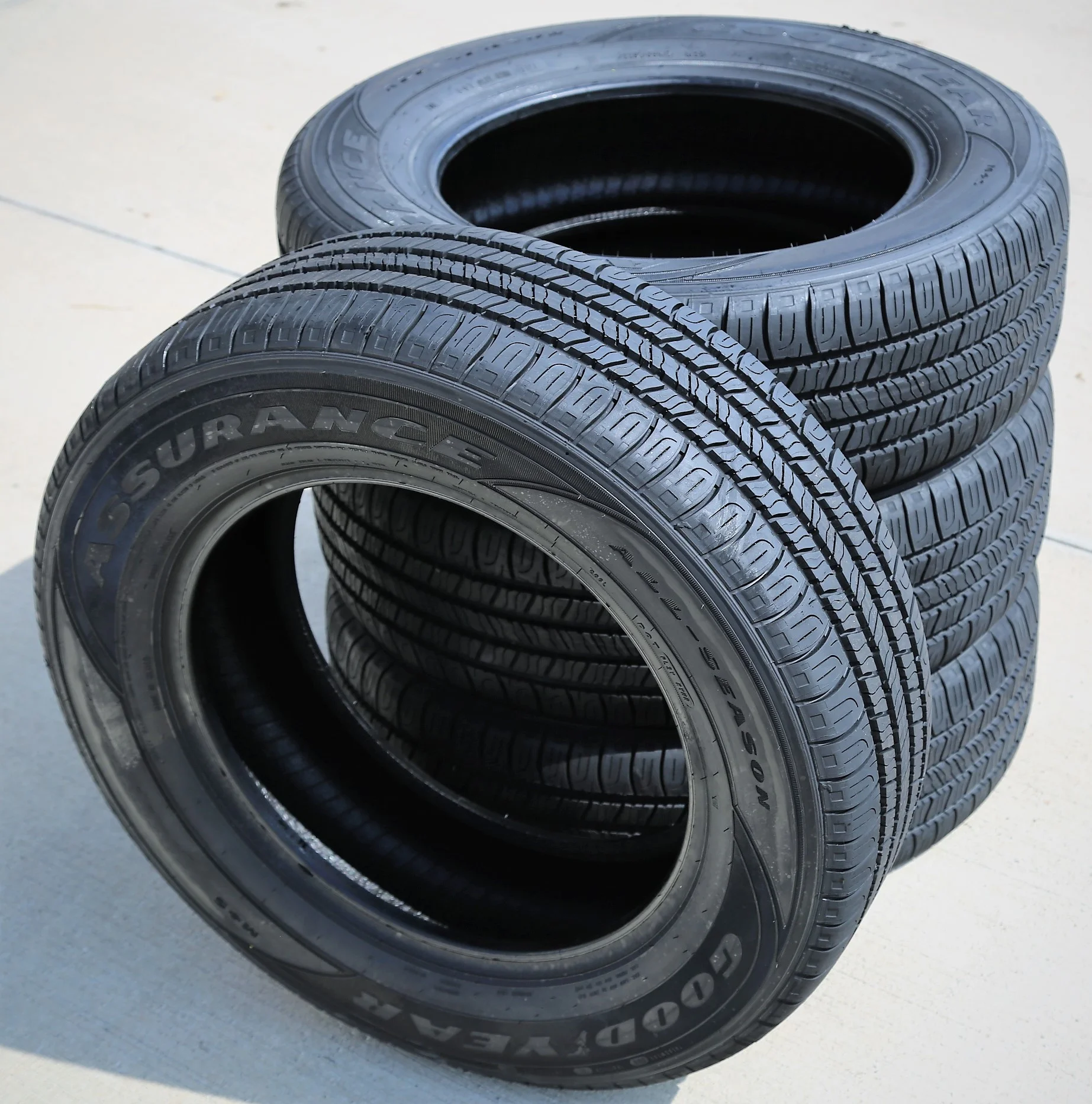 Set of 4 Goodyear Assurance All - Season 225/55R17 97T a/S Tires