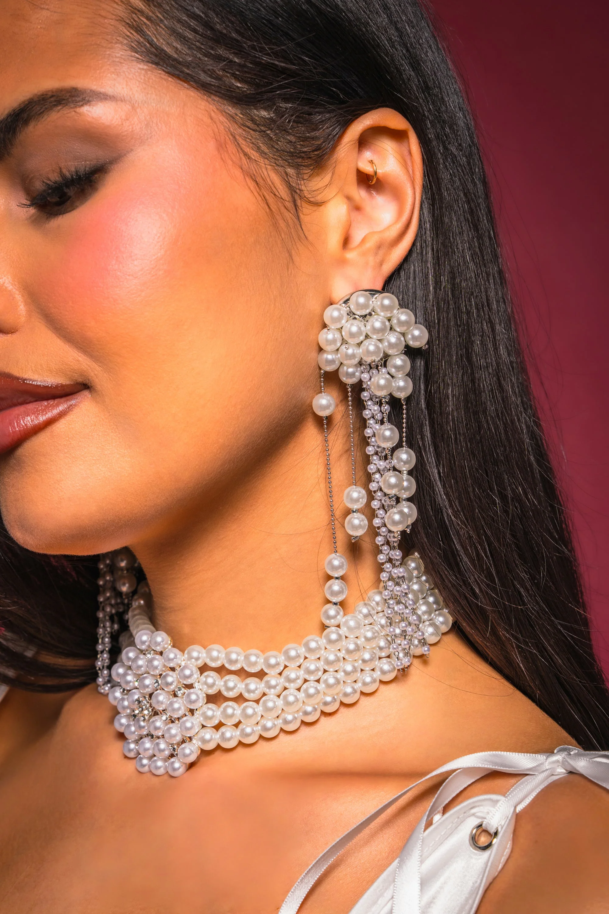 DRIPPIN IN PEARLS EARRING - Akira Store
