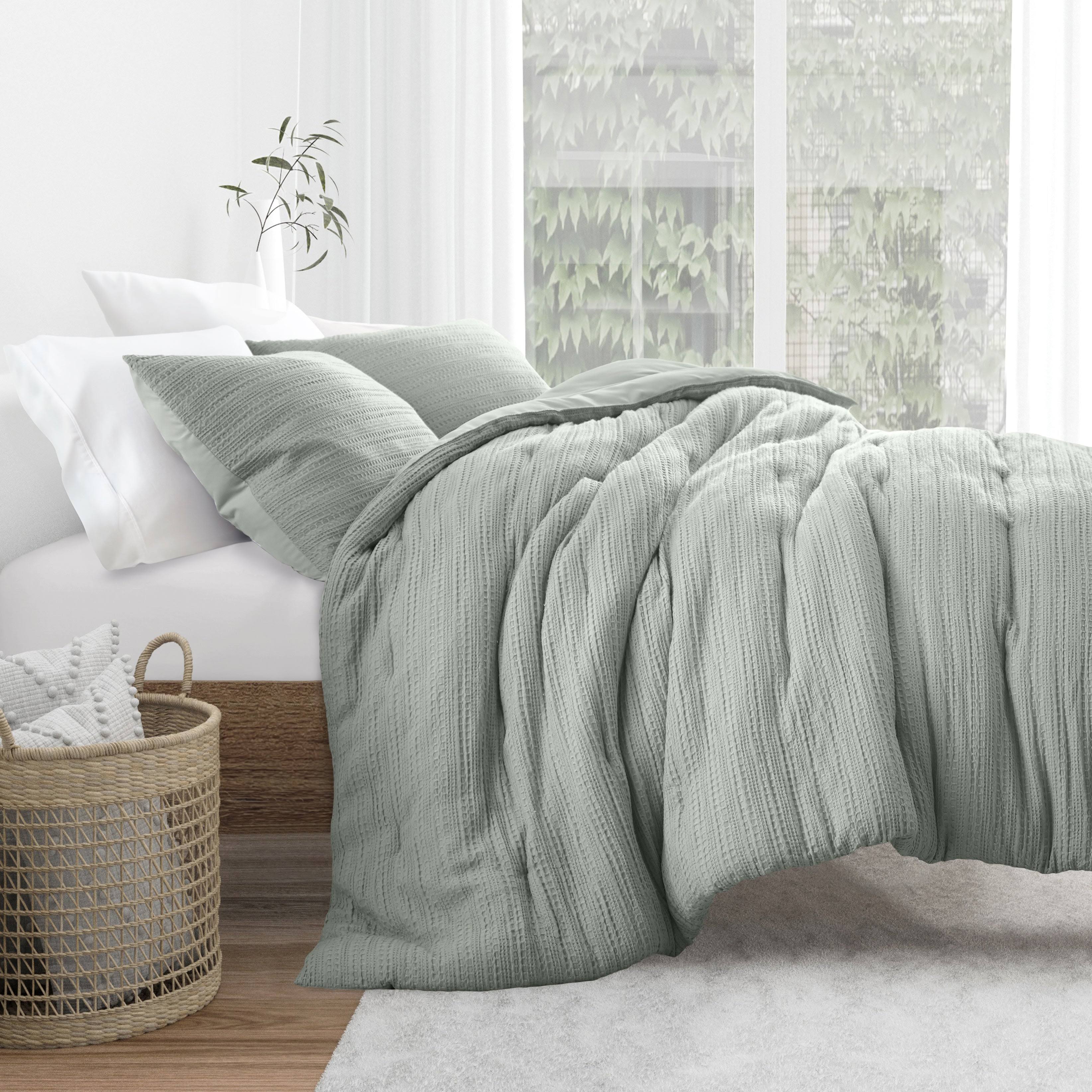 ienjoy Home Waffle Textured 3 Piece Comforter Set All Season Down-Alternative Ultra Soft Bedding - Green Mist - King