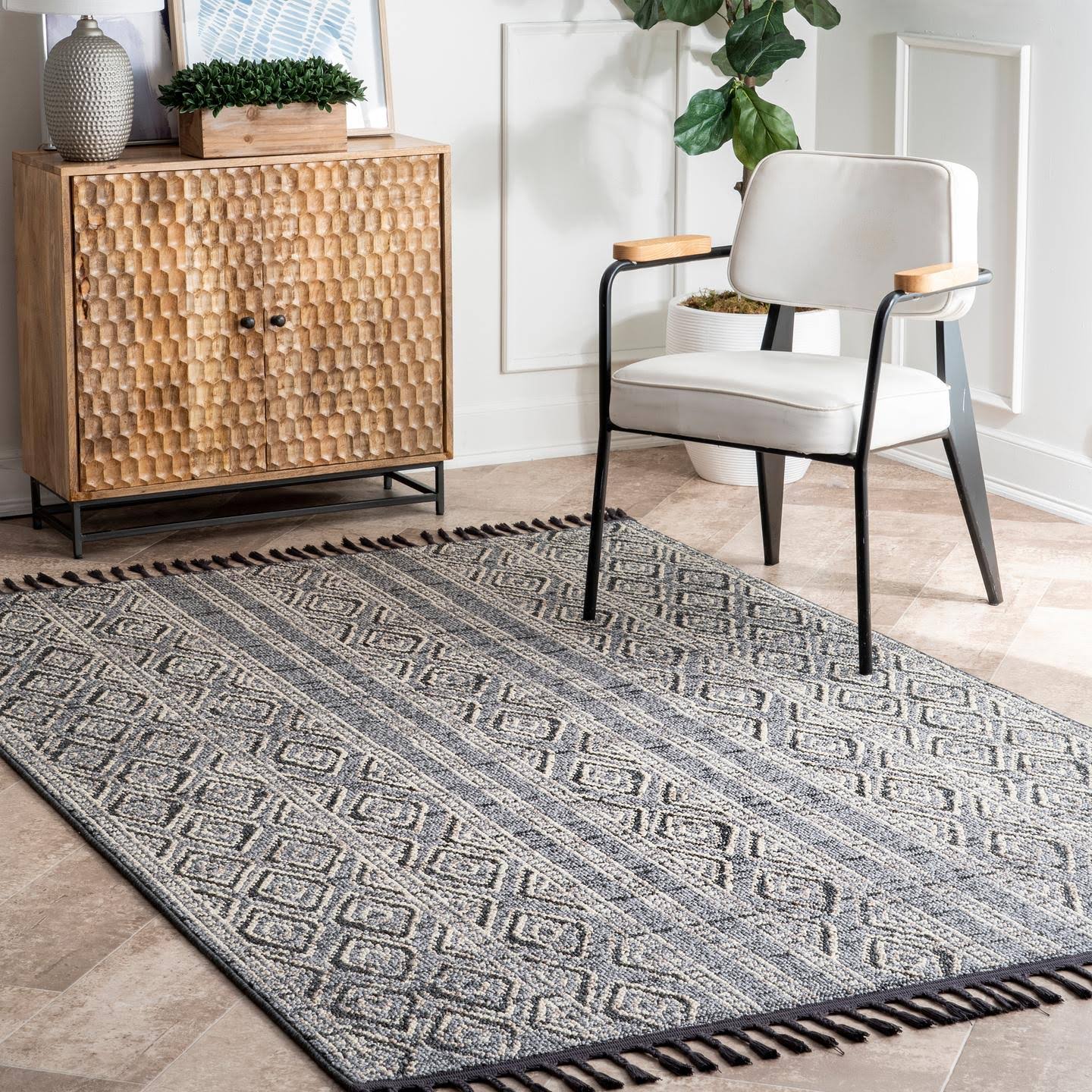 nuLOOM Chenoa Striped Tribal Tassel Area Rug - 7' 6
