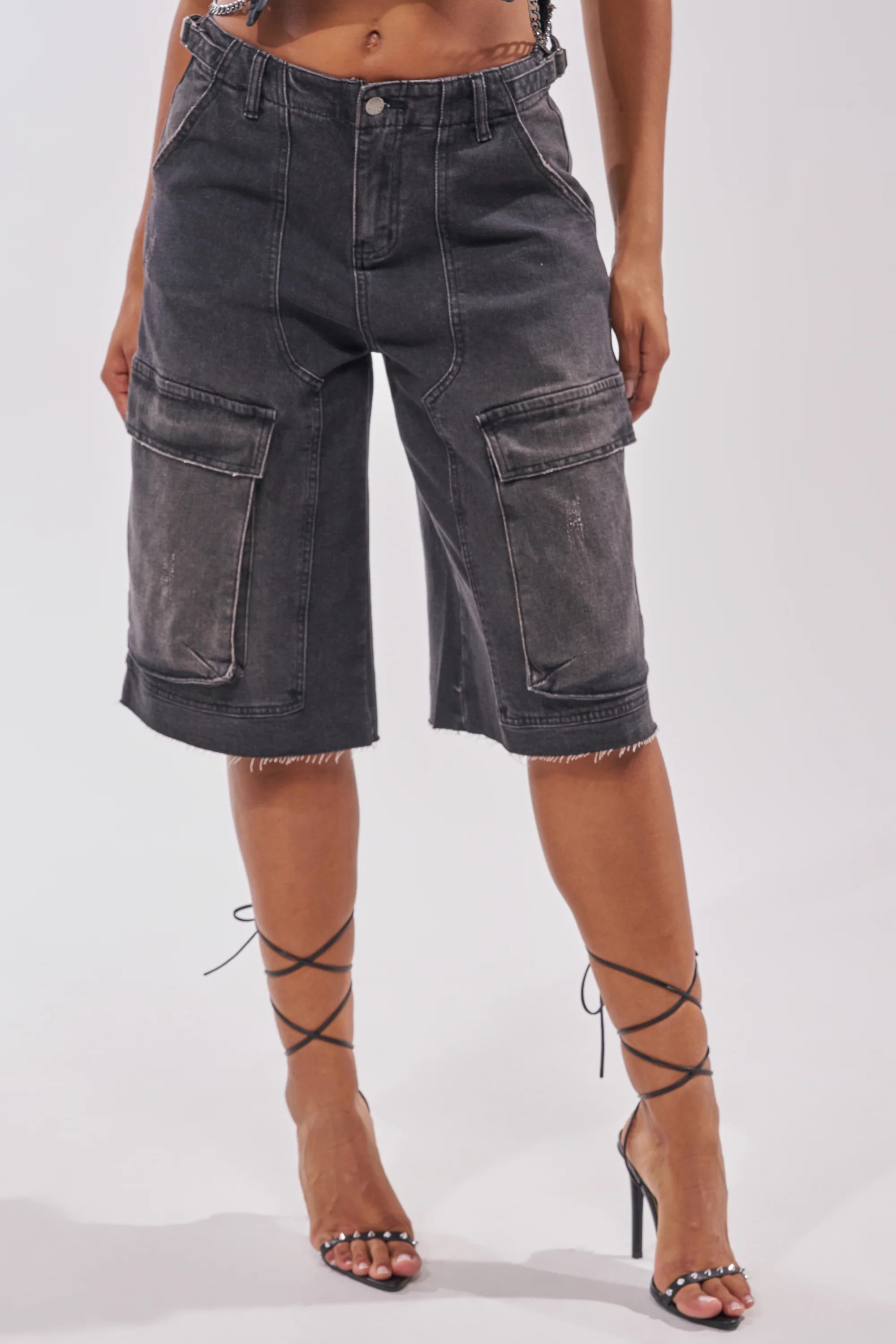 LANA DENIM JORT IN BLACK WASH DENIM - Akira Store