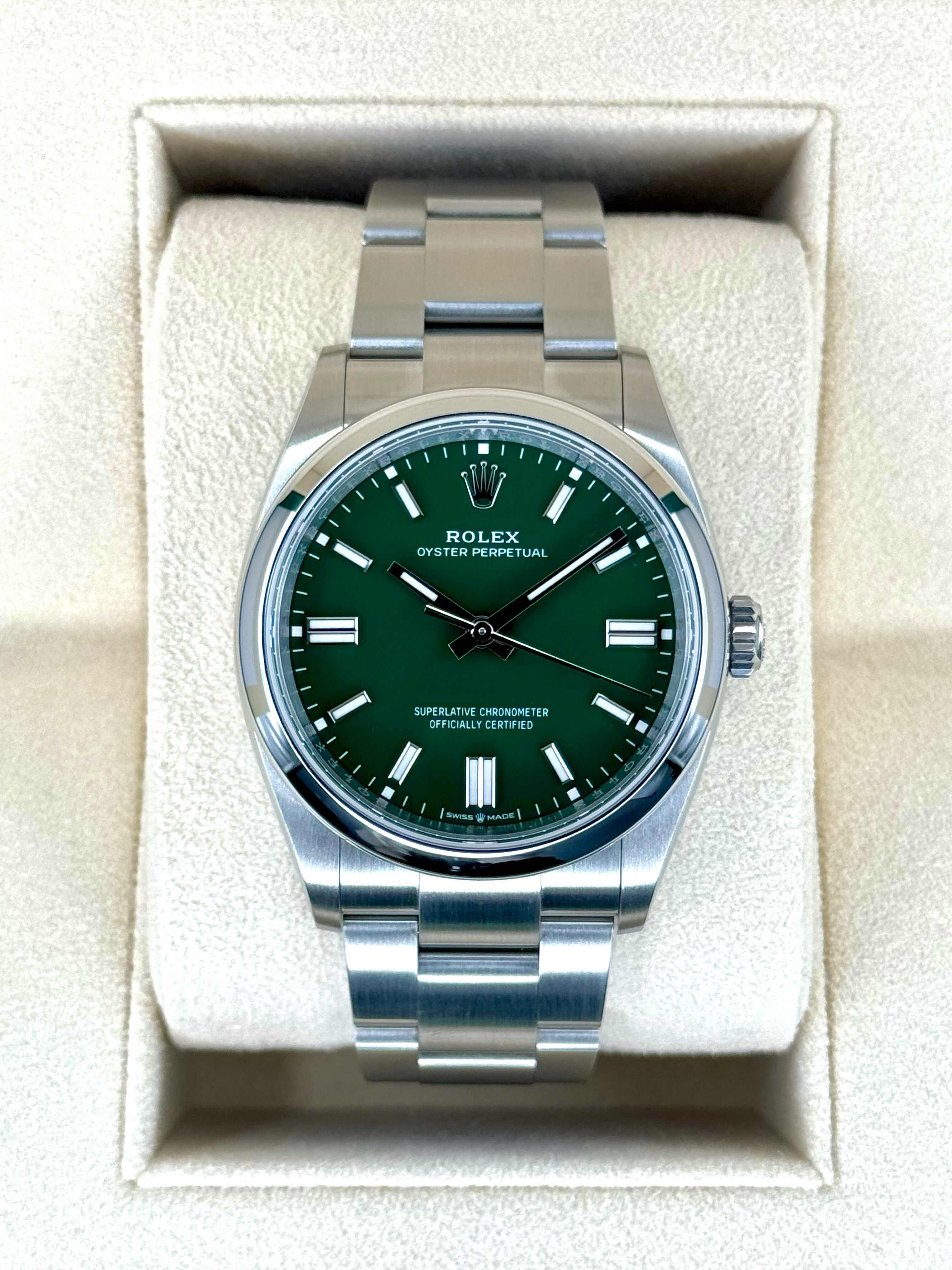 NEW 2024 ロレックス オイスターパーペチュアル 36mm 126000 グリーンダイヤルRolex