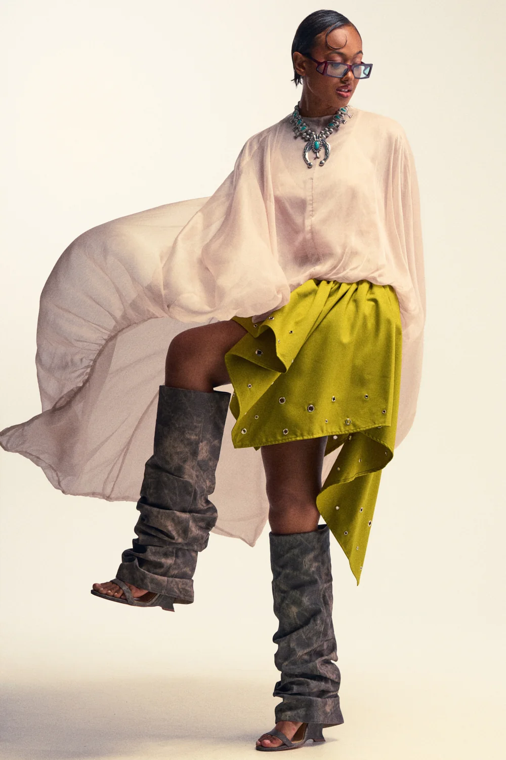 HEAD IN THE CLOUDS CHIFFON BLOUSE - Akira Store