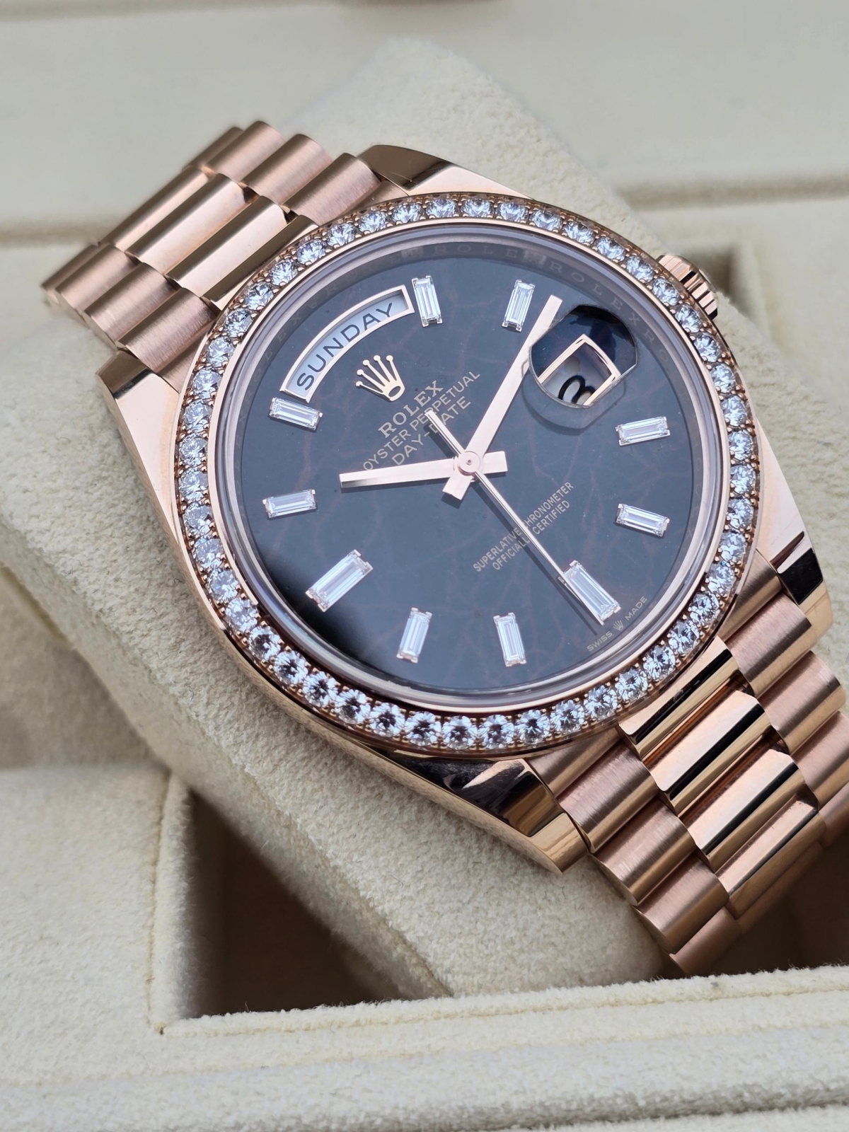 [Super Clone]RLX  Day-Date 40mm Eisenkiesel / Diamonds Dial 228345rbr-0016【Super Clone】