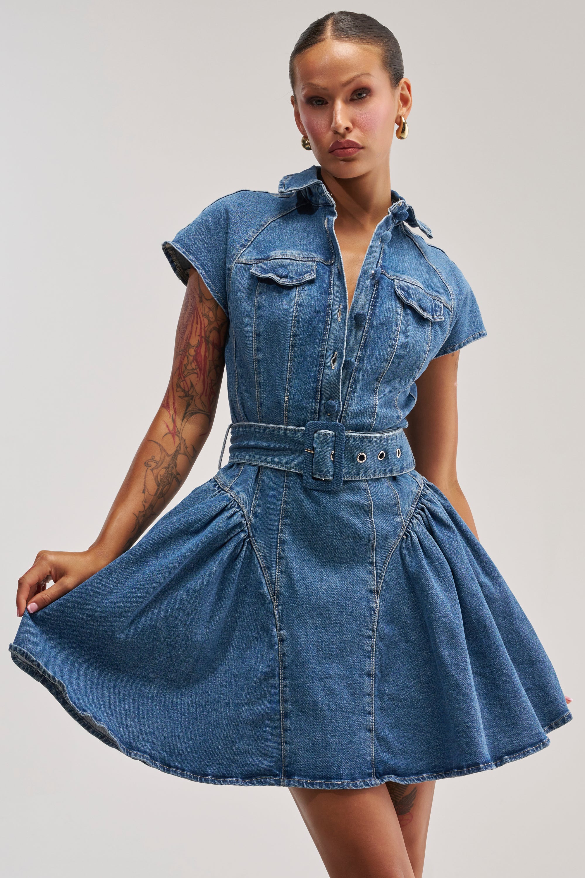 SADIE BUTTON UP DENIM MINI DRESS IN MEDIUM WASH DENIM - Akira Store