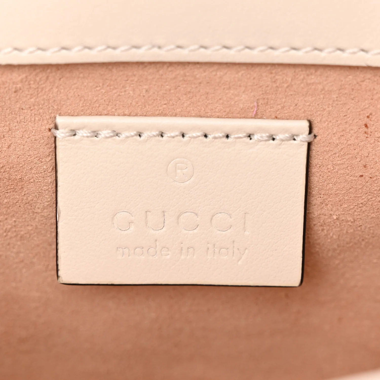 Calfskin Matelasse Aria Super Mini GG Marmont Shoulder Bag Mystic White