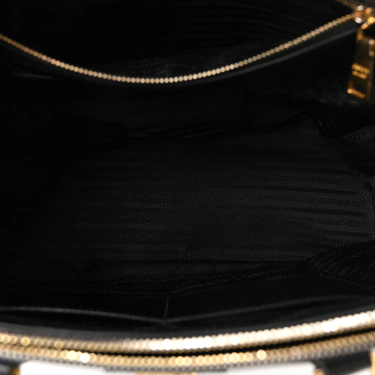 Saffiano Lux Large Galleria Double Zip Tote Black