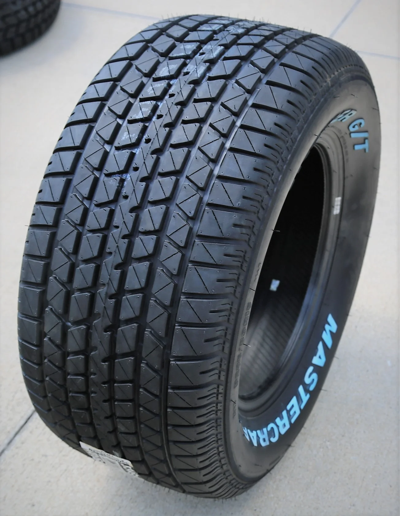 Set of 4 Mastercraft Avenger G/T 235/60R15 98T a/S All-Season Tires