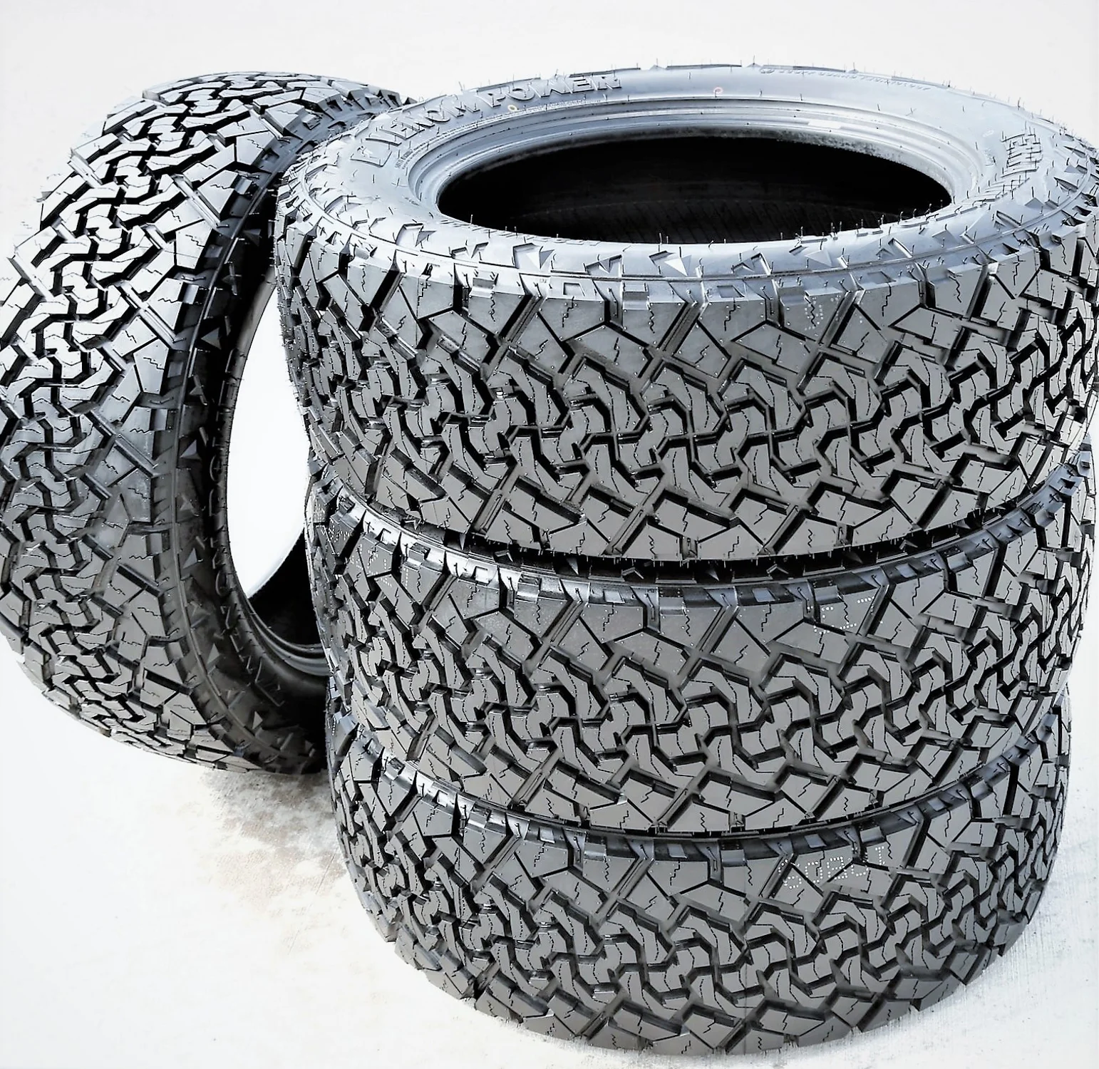 Venom Power Terra Hunter X/T 265/60R18 114T XL Extreme Terrain Tire