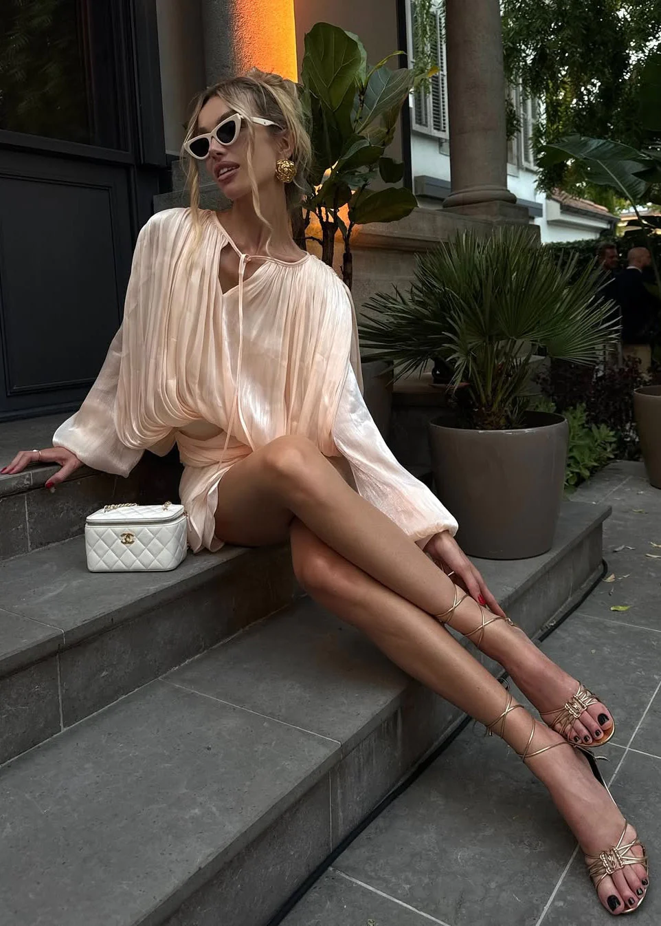 Robe mi-longue en satin champagne Estelle