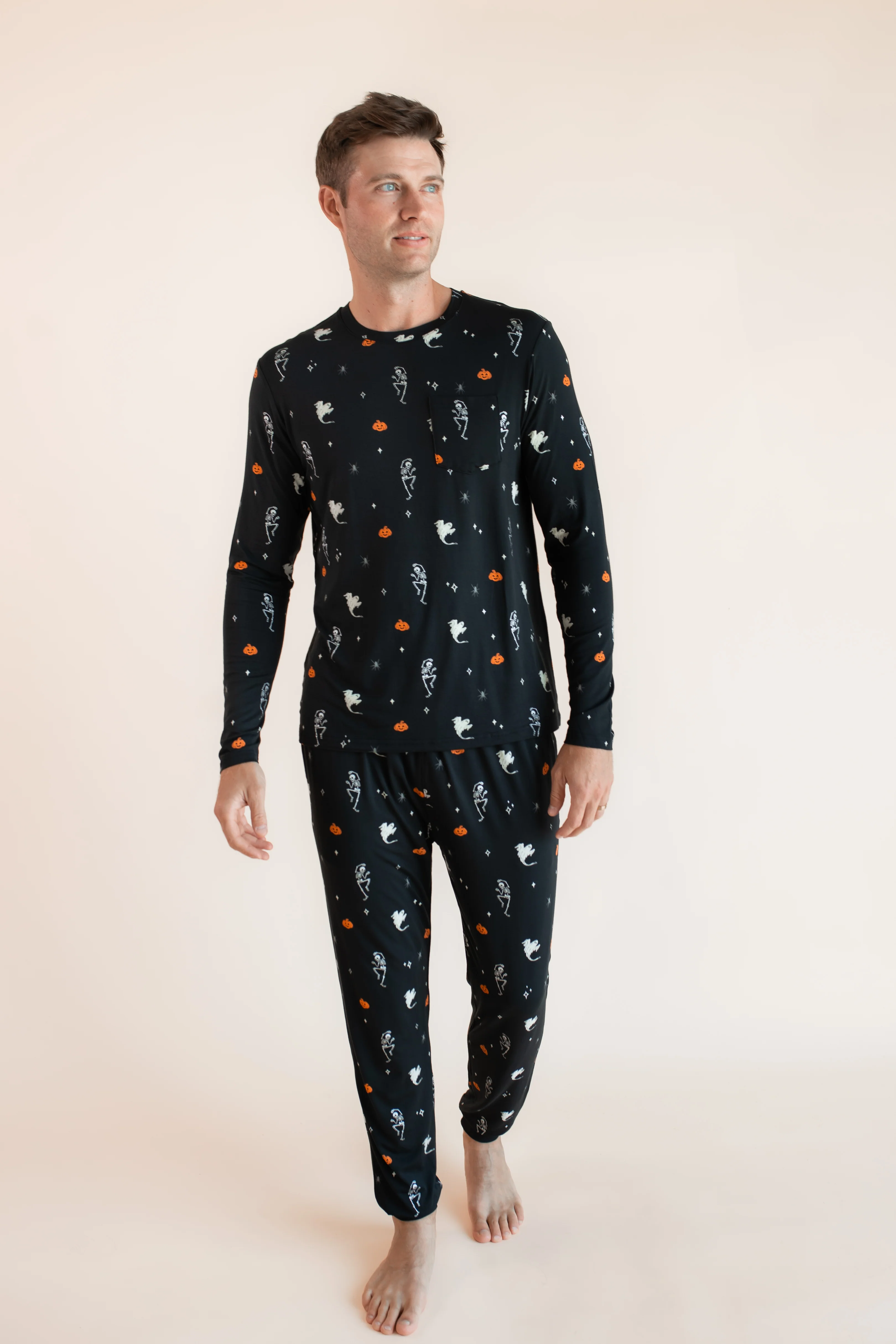 Men's Jogger Set in Halloween Friends