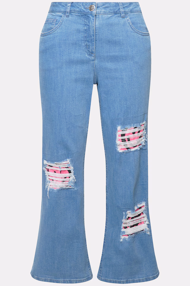 Jeans with wide legs and distressed details