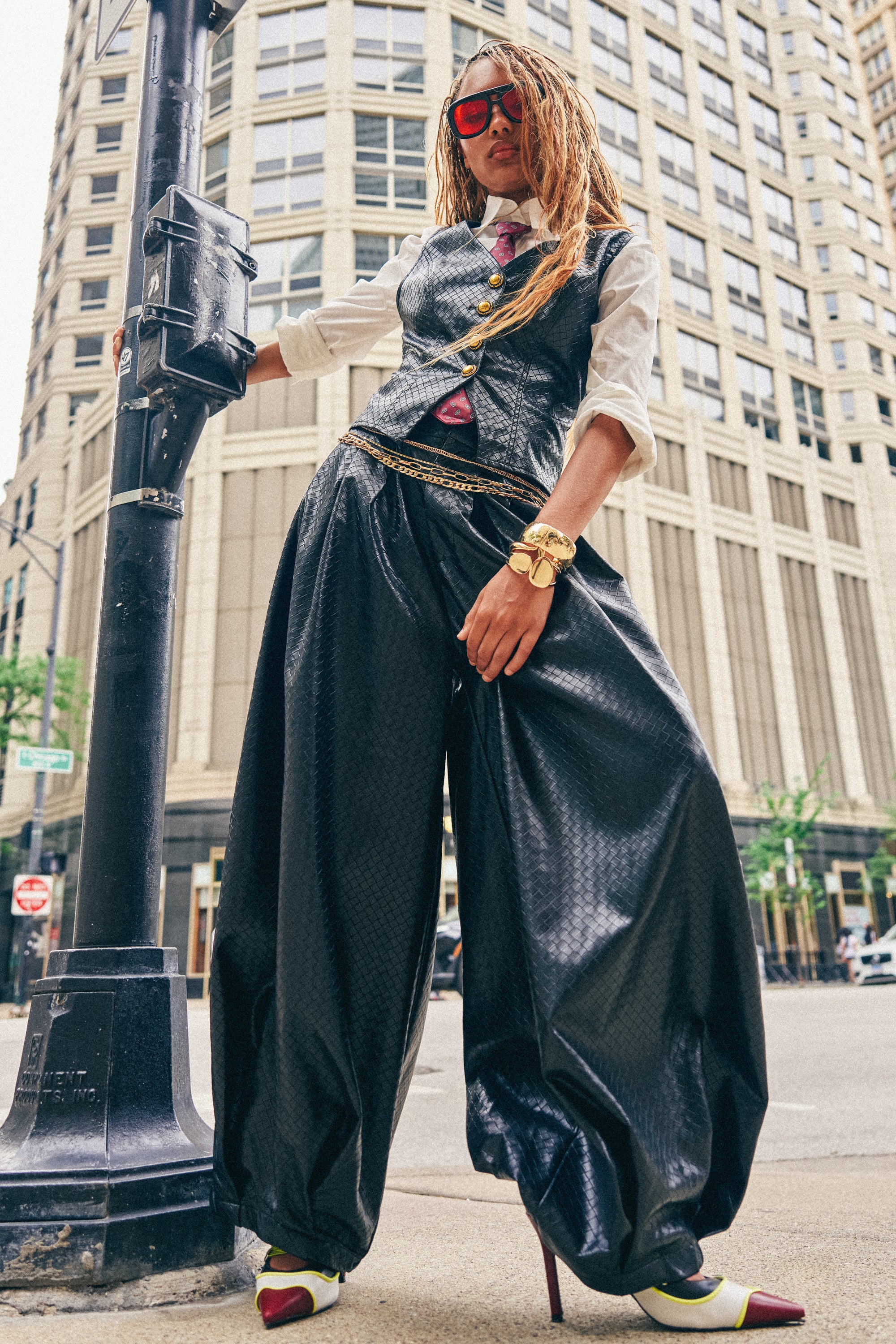 OFFICE BADDIE WOVEN PU BALLOON PANT - Akira Store