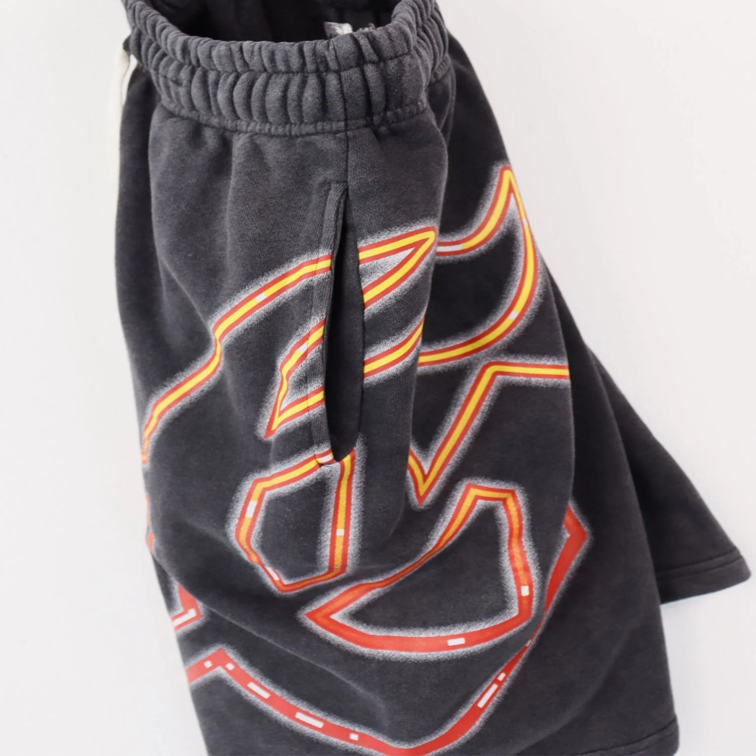 NEW Shorts 8776