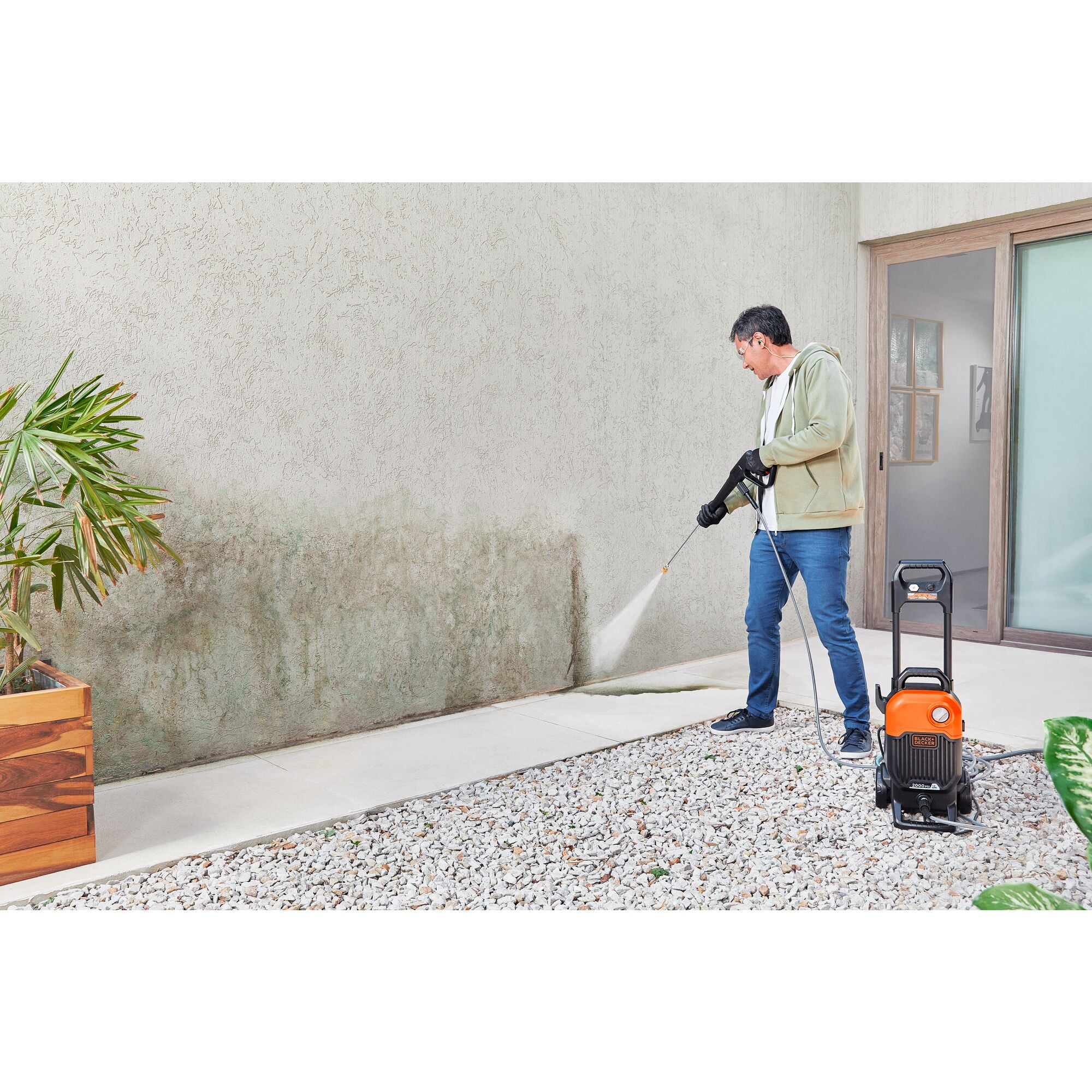 BLACK+DECKER 2000 Psi 1.2 Gpm Pressure Washer, (BEPW2000)