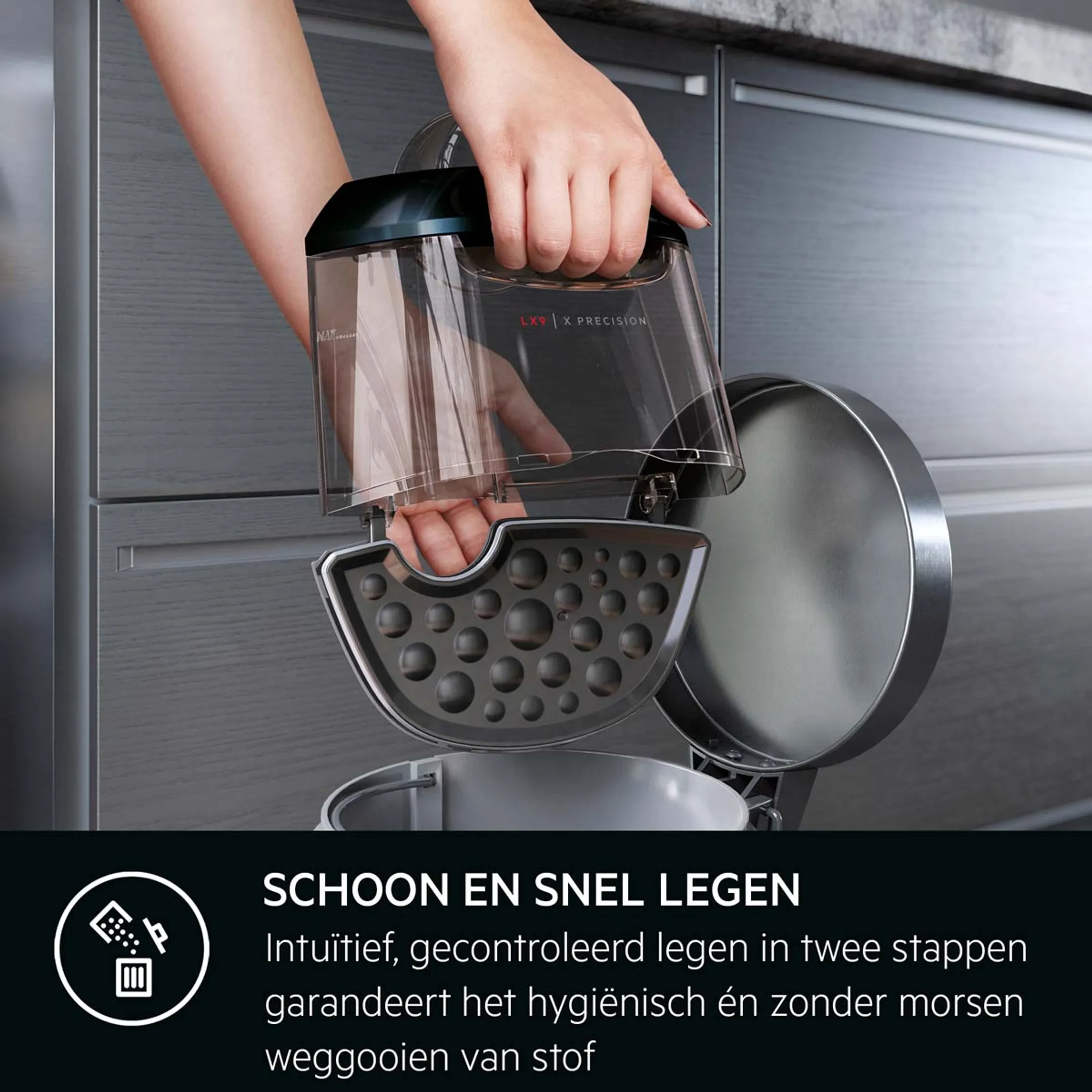 AEG Stofzuiger zonder zak LX9-3-STM