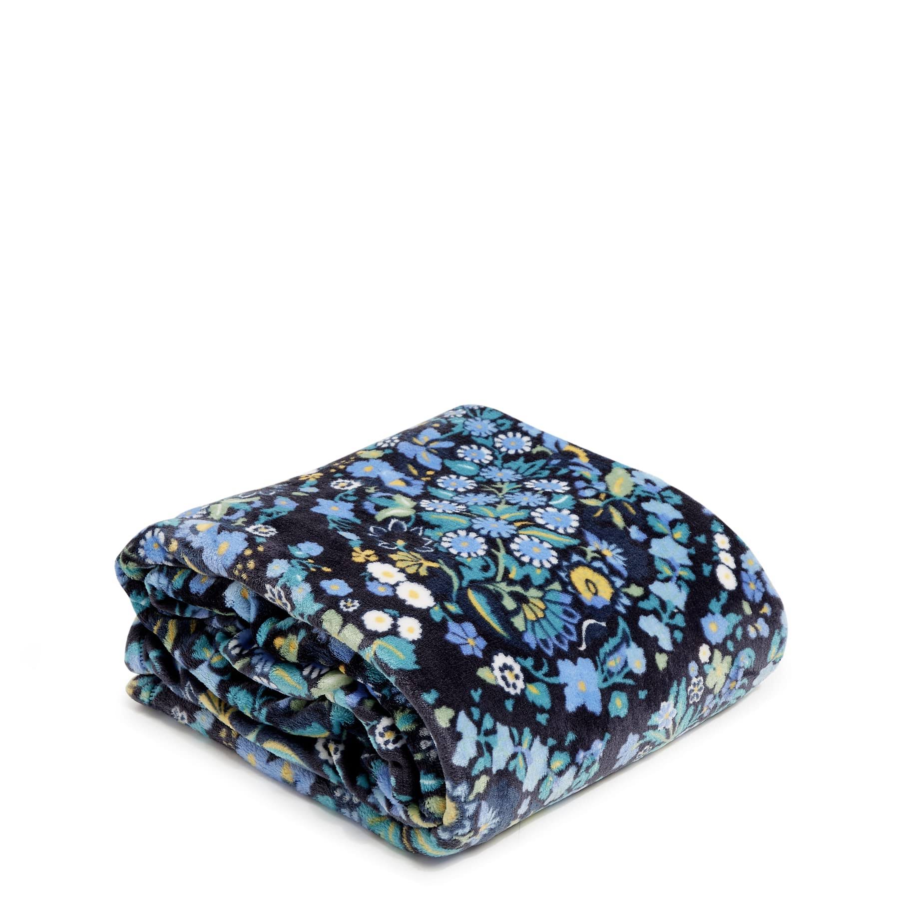 Vera Bradley Plush Throw Blanket: Dreamer Paisley