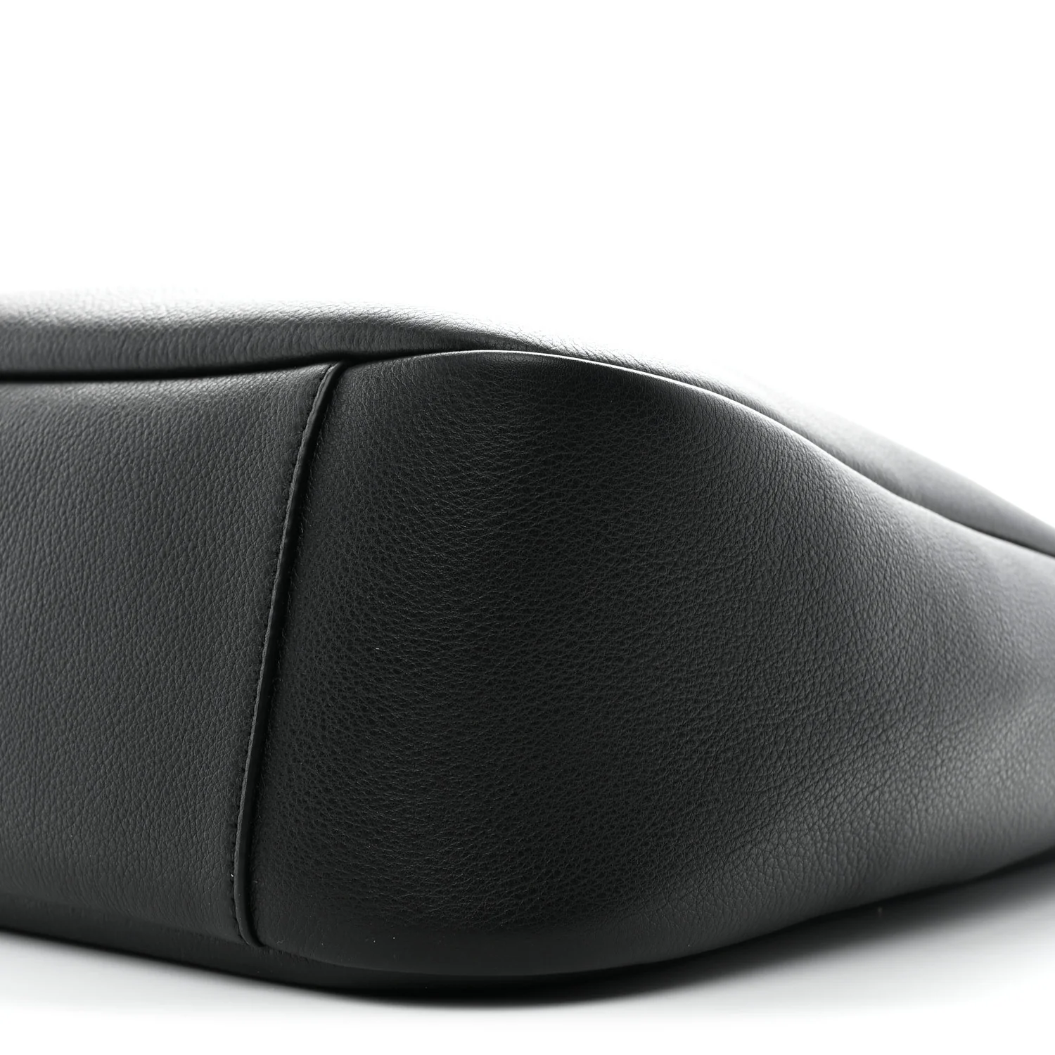 Supple Calfskin Large Le 5 A 7 Soft Hobo Black