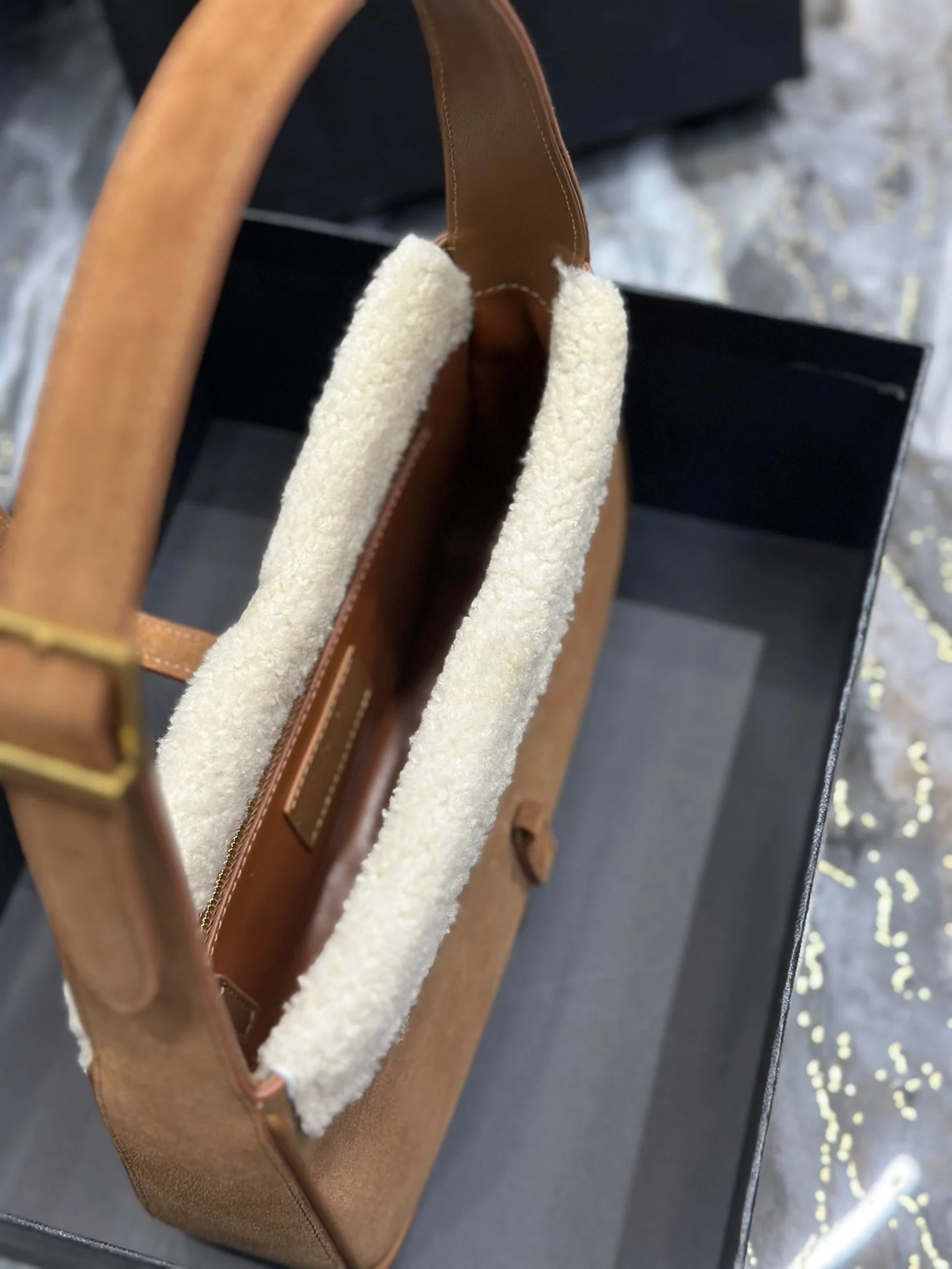 YSL Le5��7 Hobo Shearling Suede Shoulder Bag 25x14x6cm