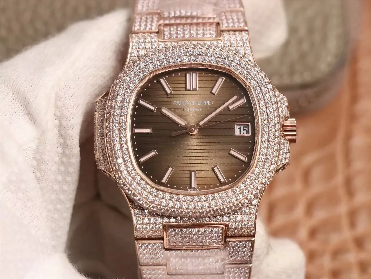 Patek Philippe Nautilus 5711-1R 40mm R8 Factory 5719-10G Design