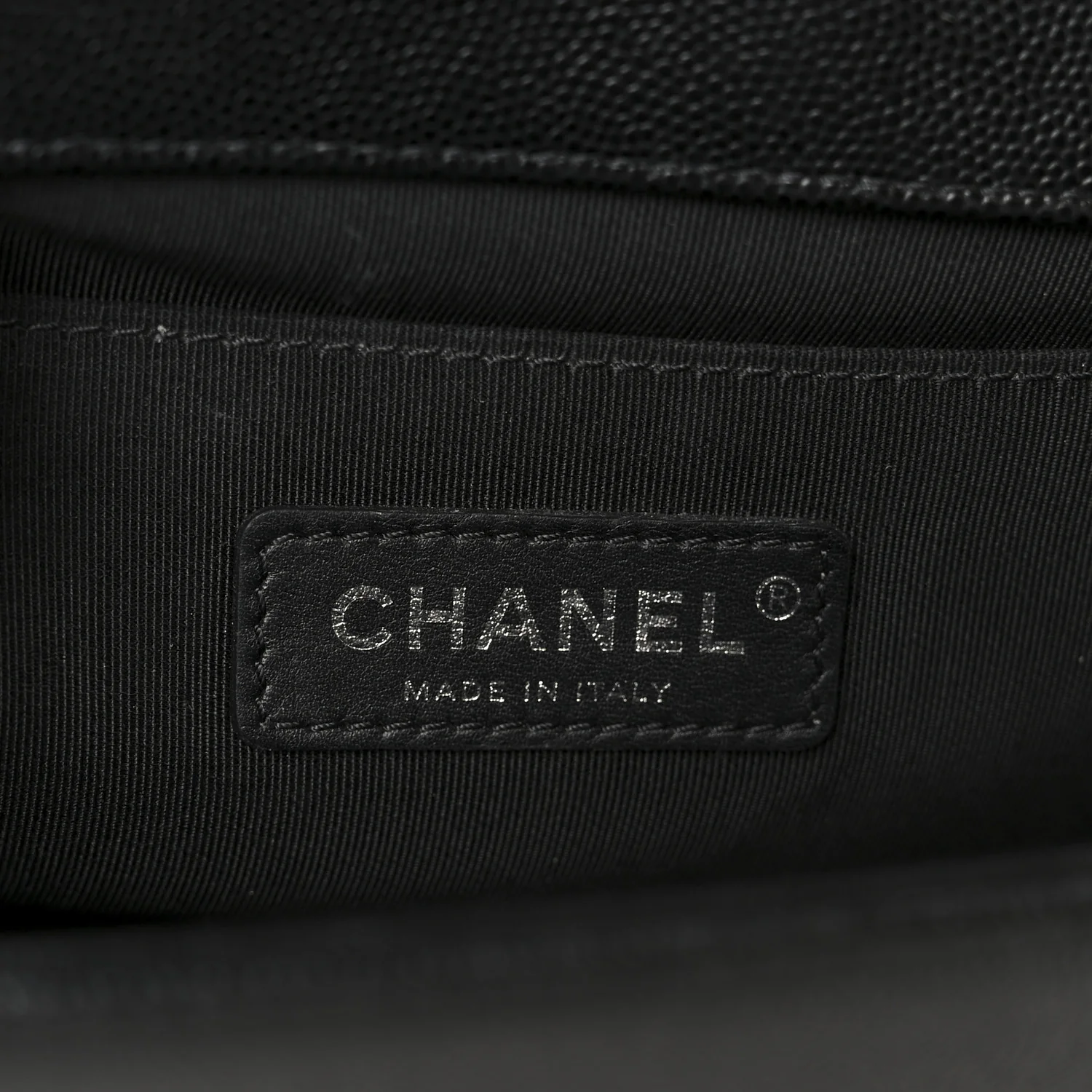 Caviar Quilted Medium Boy Flap Black