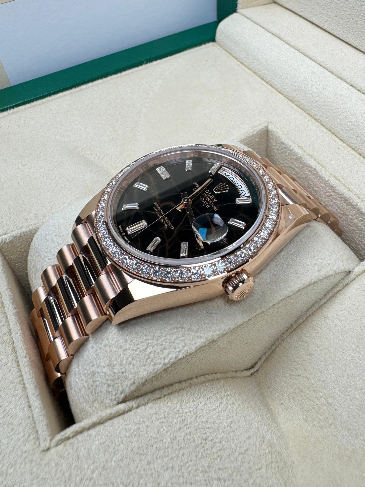[Super Clone]RLX  Day-Date 40mm Eisenkiesel / Diamonds Dial 228345rbr-0016【Super Clone】