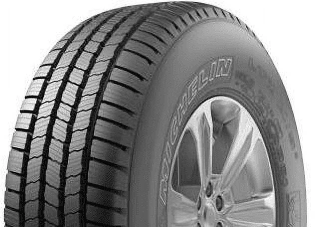 Pneu Defender LTX M/S toutes saisons LT265/60R20/E 121/118R