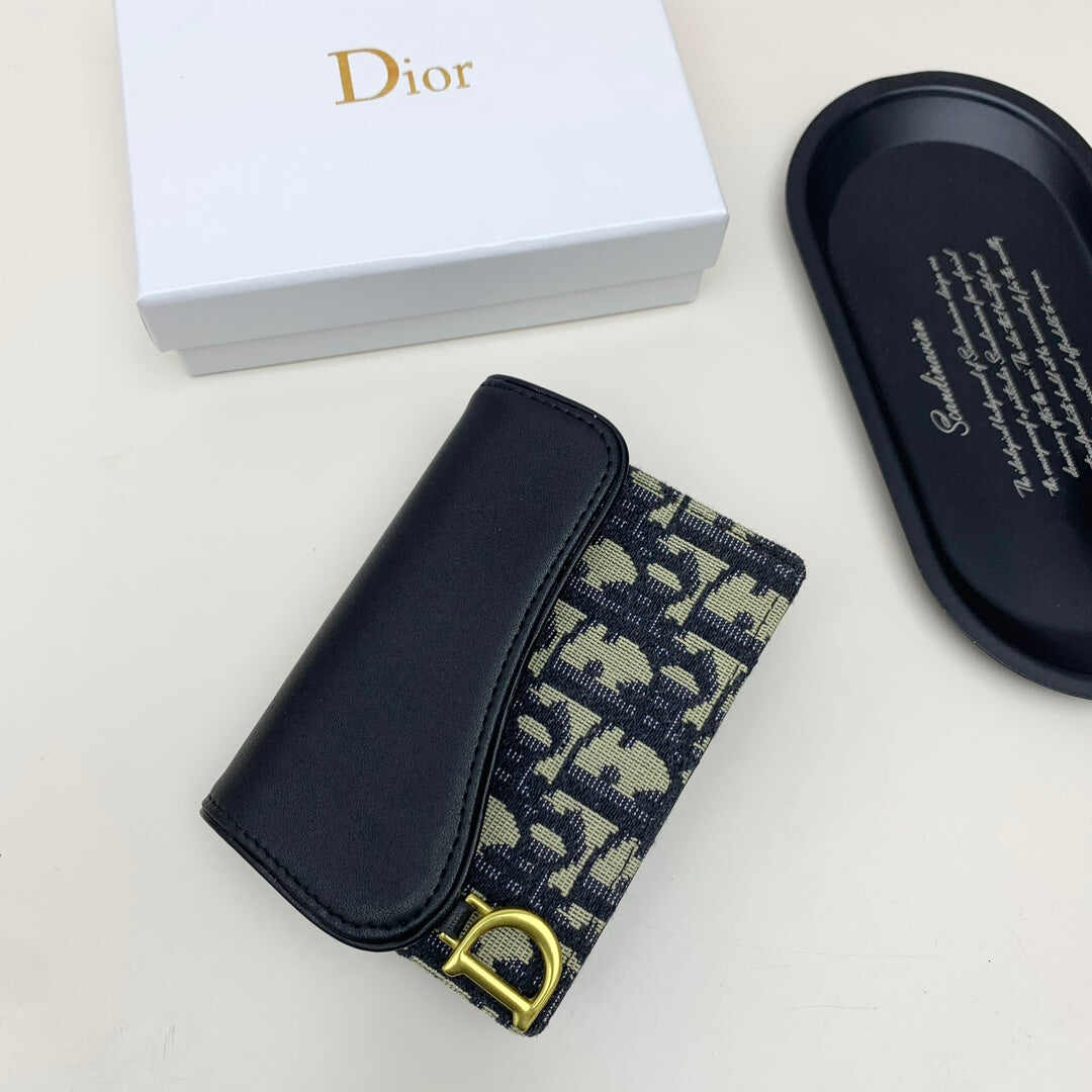 【ディオール】新作ウォレット モードな美しさ 先行販売