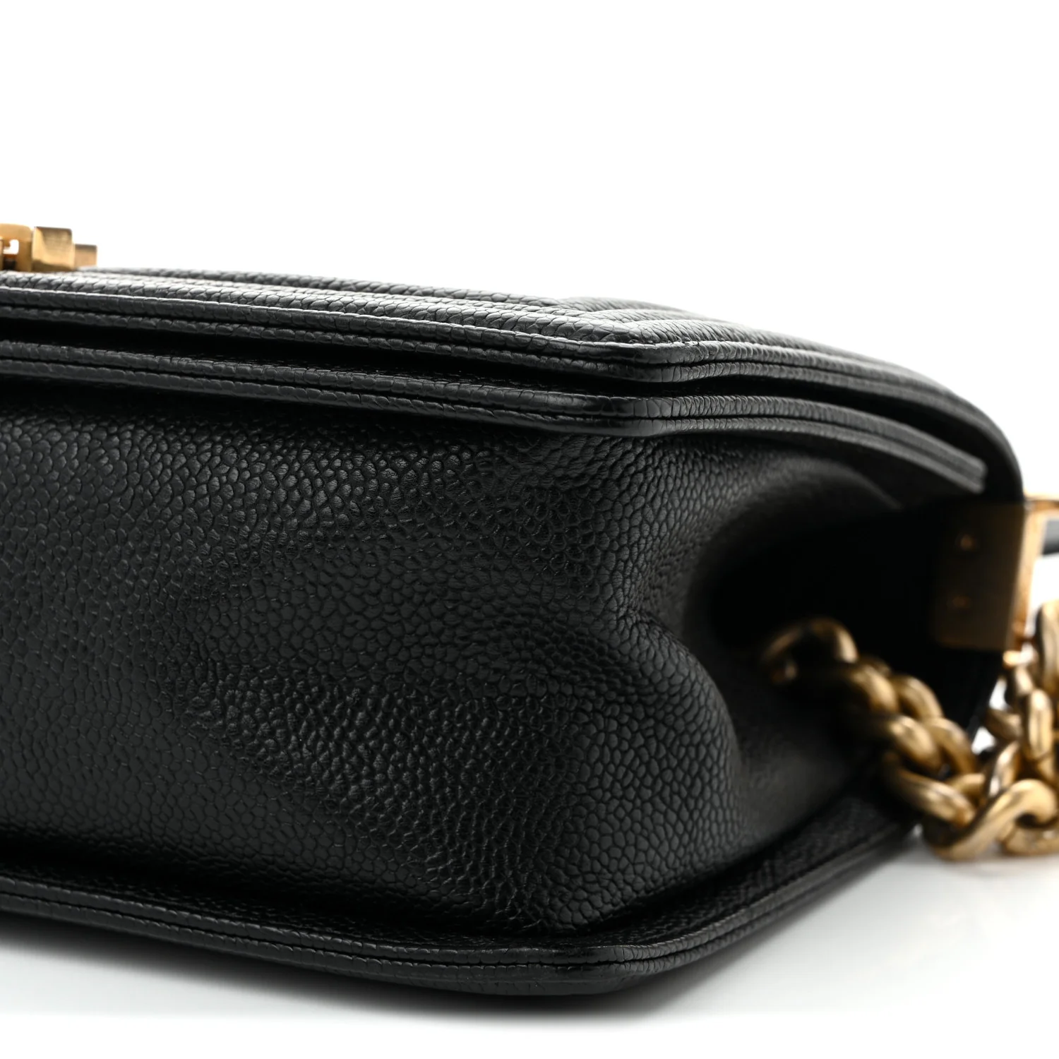 Caviar Quilted Medium Boy Flap Black