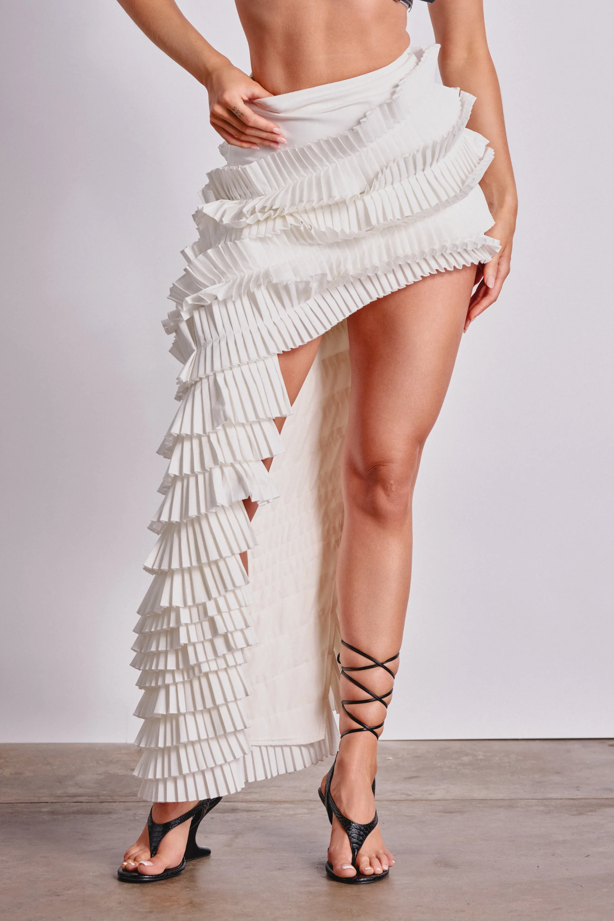 DANCE THE NIGHT AWAY RUFFLE SKIRT - Akira Store