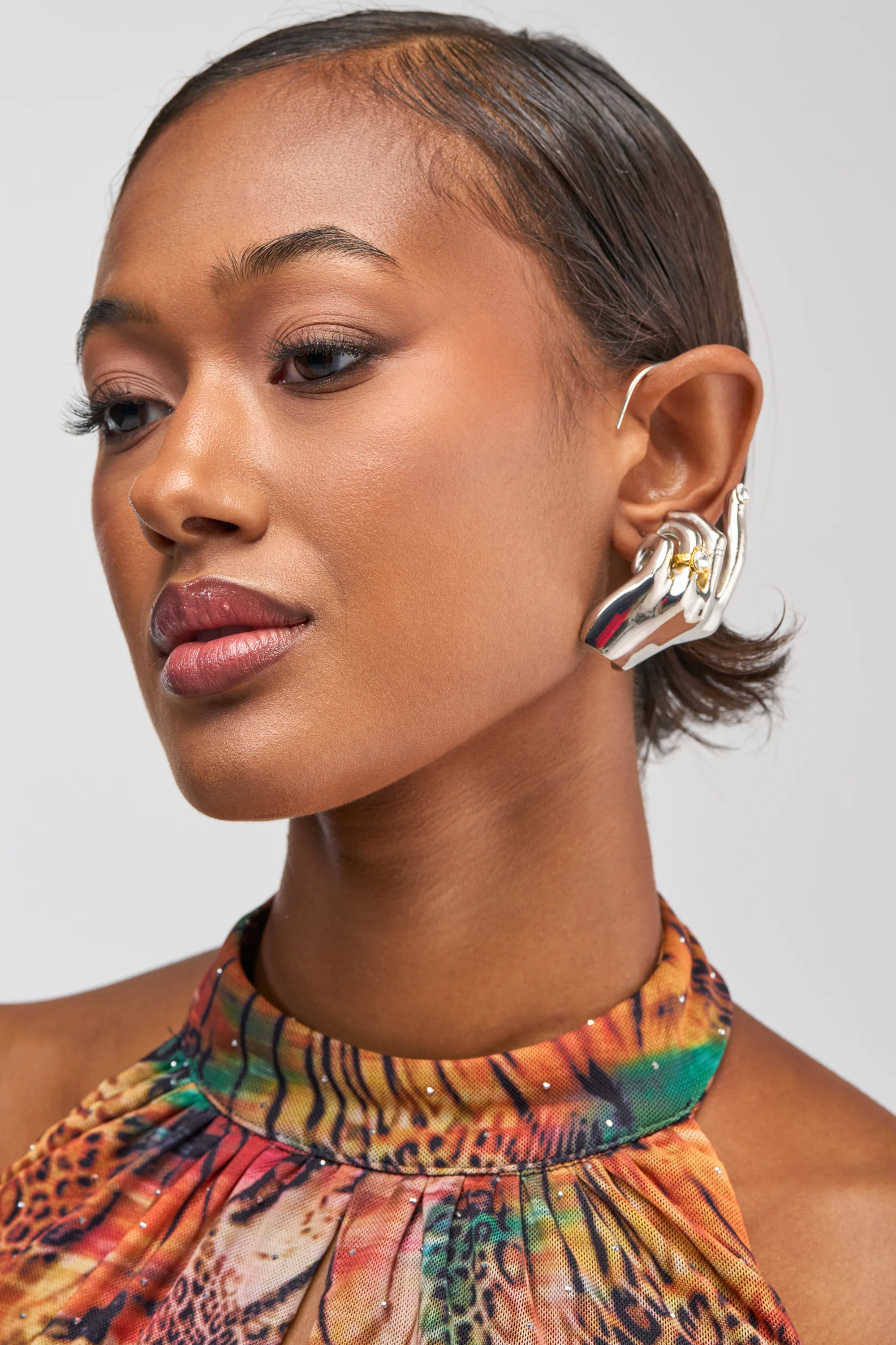 FIRST CHOICE STATEMENT EARRING CUFF - Akira Store