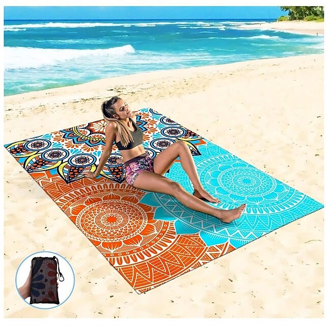 Couverture de pique-nique imperméable à carreaux en polyester (1 pièce), tapis de pique-nique de poche pour l'été à la plage.